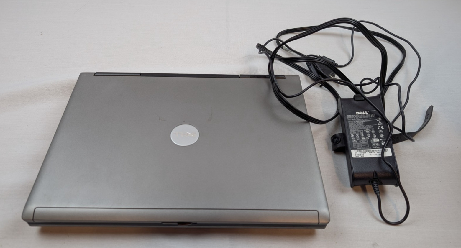 Dell Latitude D820 Model PP04X Intel Core Duo 2GB RAM Laptop PC Computer NO HDD