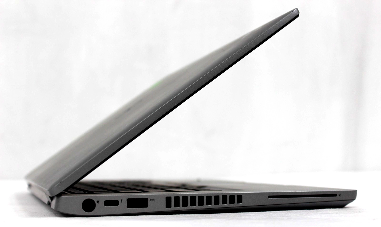 Dell Latitude Laptop 5410 Intel i5-10310U 1.7GHz 8GB 256GB 4-Core SSD 14″ Win11