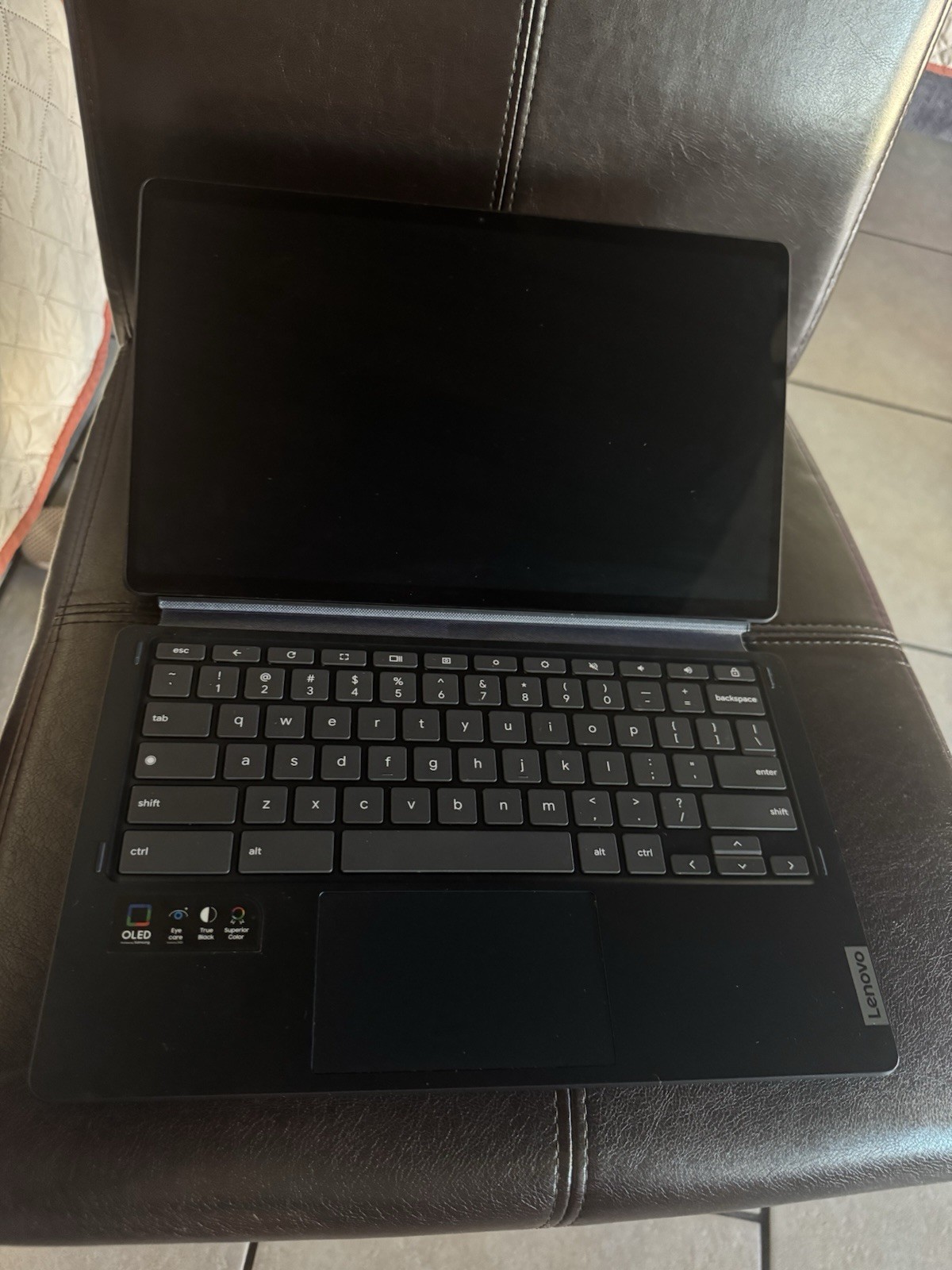 Lenovo IdeaPad Duet 5 Chromebook 2 in 1 Laptop- Full HD- Touchscreen