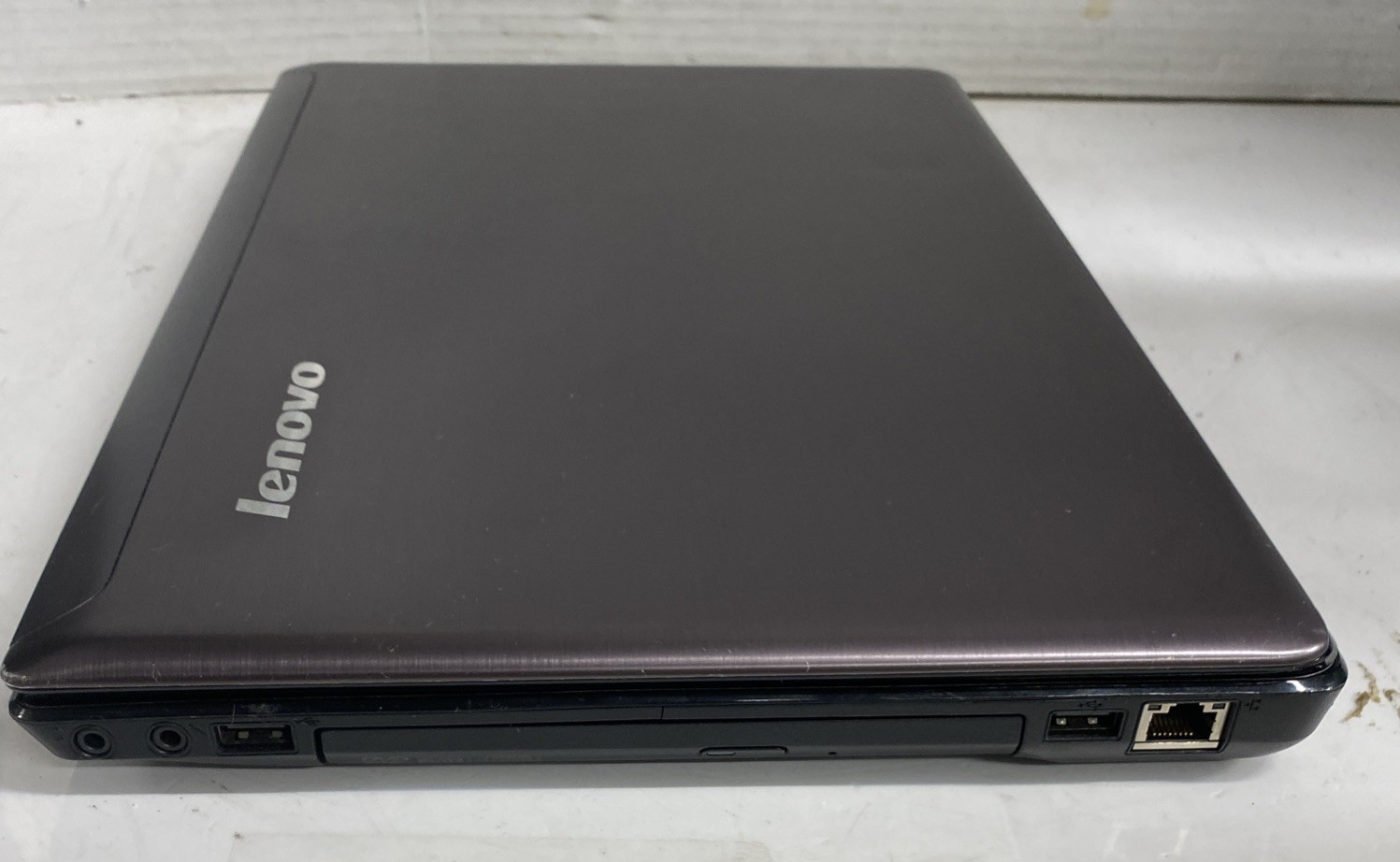 Lenovo IdeaPad Z570 Laptop Intel Core i5-2450M 6GB Ram Bad Battery Windows 10Pro