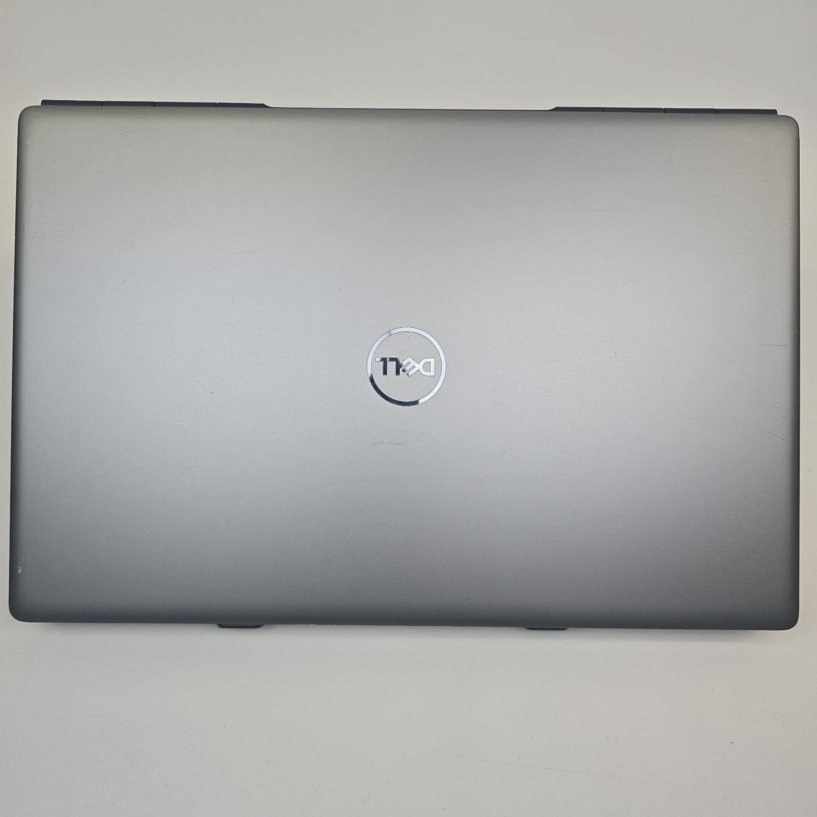 Dell Precision 7760 FHD Xeon W-11855M 64GB 1TB Intel UHD NO OS/AC
