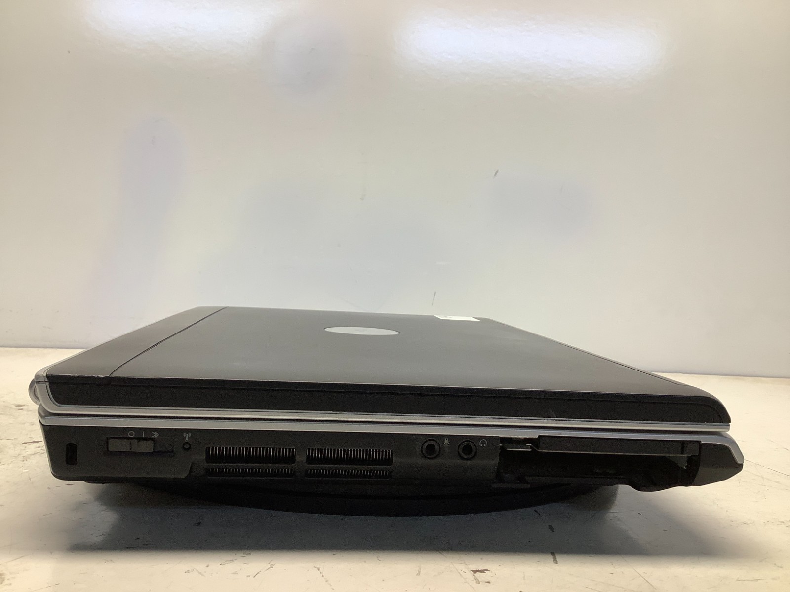 Dell Inspiron 1520 Intel Core 2 Duo 06FD 1.8GHz 2 GB NO HDD No Batt