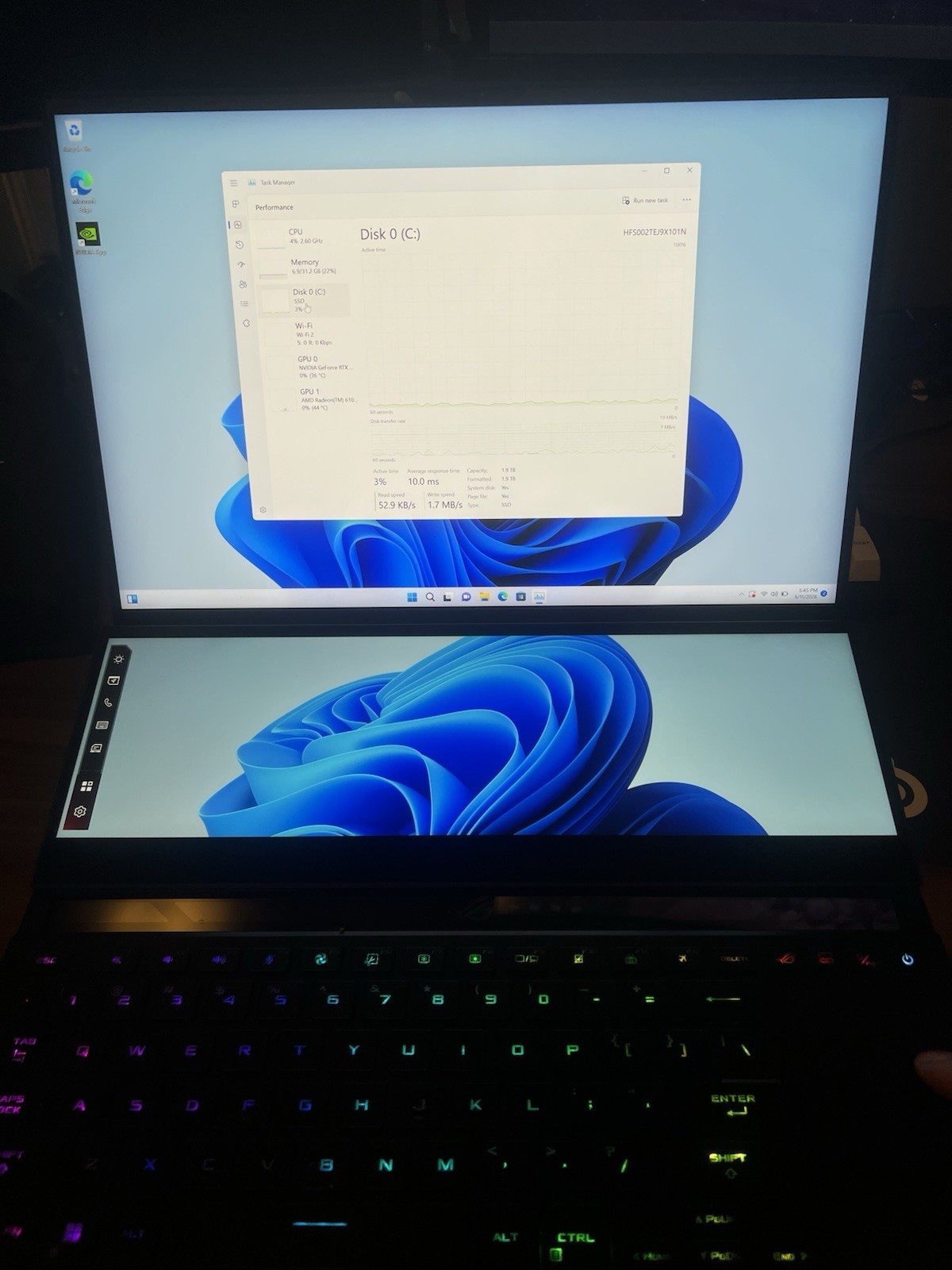 ASUS ROG Zephyrus Duo 16 (RTX 4090, 2TB SSD, Ryzen 9 7945HX, 32GB DDR5)