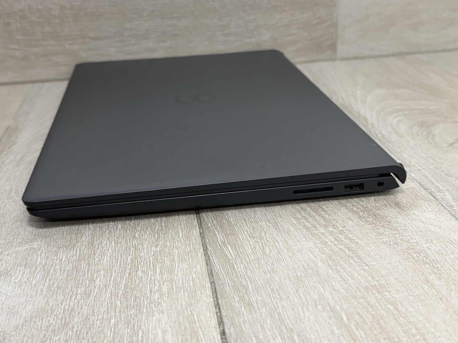 Dell Inspiron 15 3520 15.6″ Laptop Core i5-1235U 8GB RAM 256GB NVMe SSD WIN-11