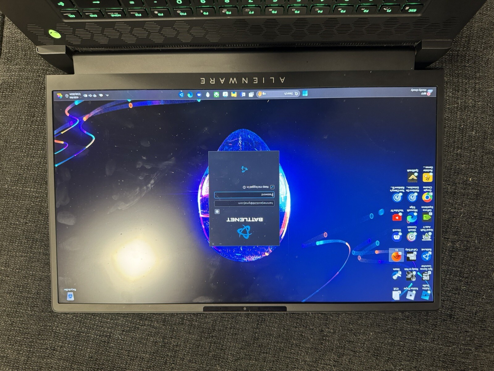 Alienware M17 R5 17.3” (1TB SSD. AMD Ryzen 9 6900HX, 4.9GHz 16GB RAM) Gaming…