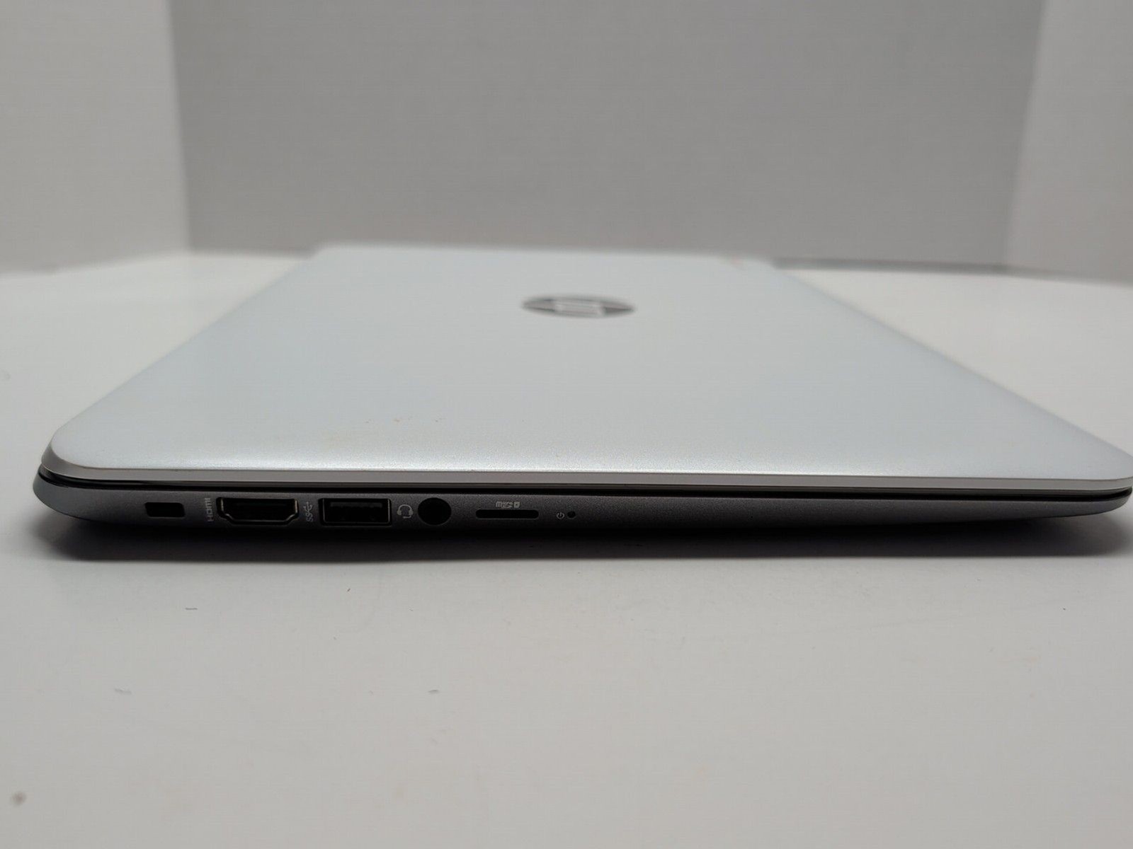 HP Chromebook 14-ak013dx White 14″ Intel Celeron Chrome OS Tested Working