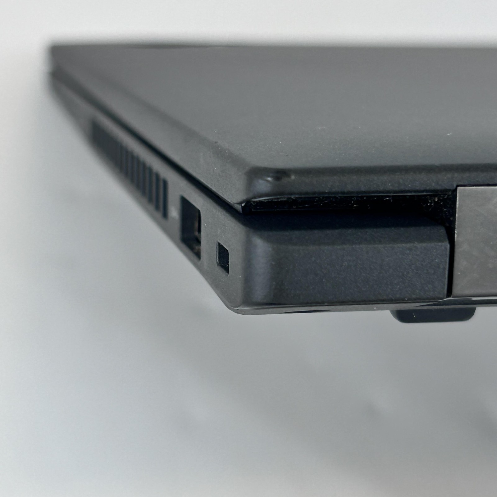 Lenovo ThinkPad T14 Gen 3 FHD+ TOUCH Ryzen 5 PRO 6650U 16GB 256GB Specks on LCD