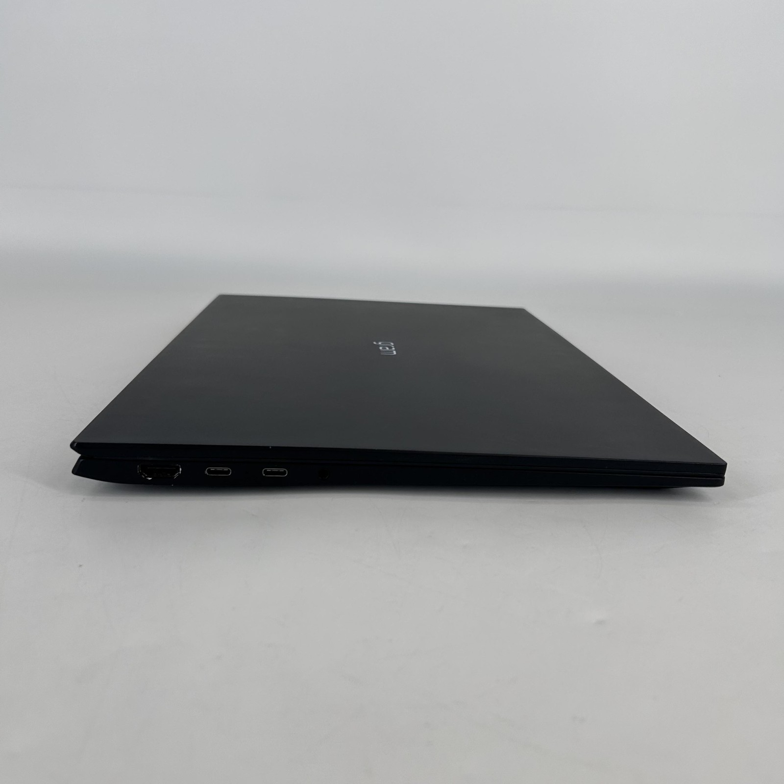 LG Gram 16 Black QHD+ 2.2 GHz i7-1360P 16GB 512GB SSD Very Good