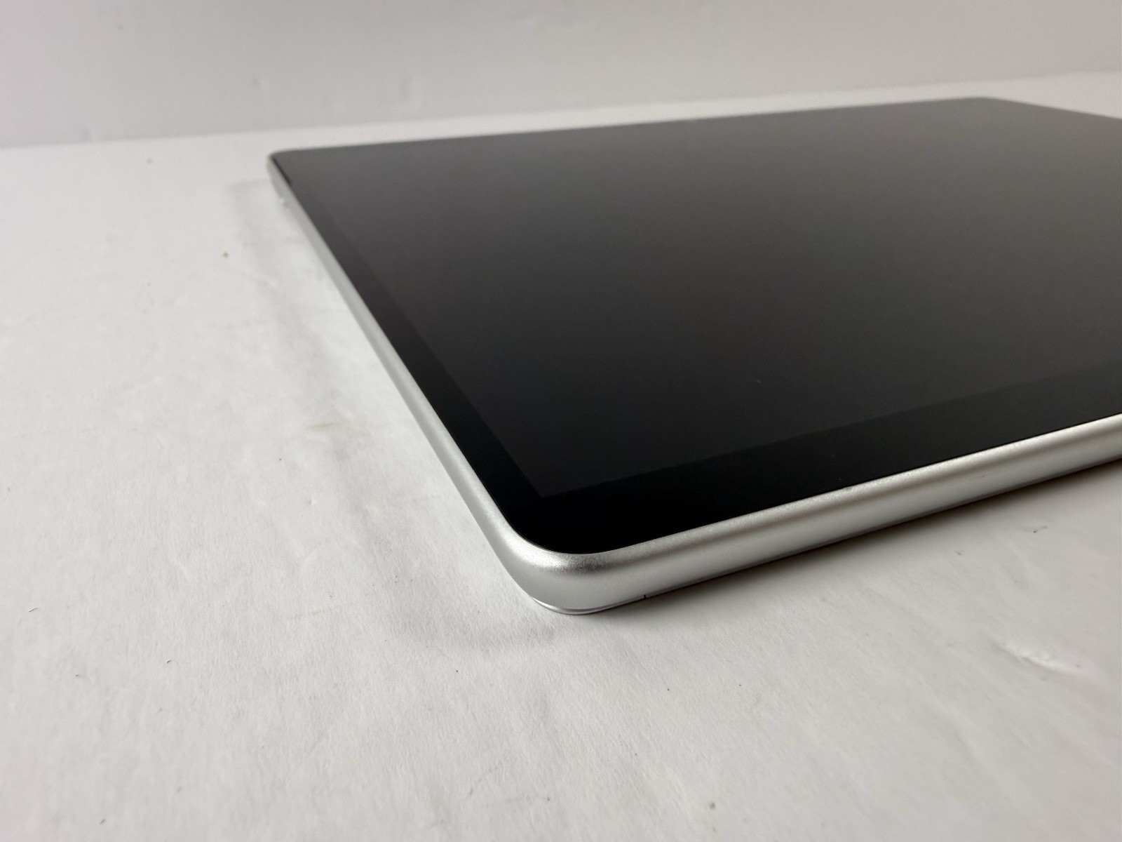 Microsoft Surface Pro 8 (1982) i5-1145G7 – 16GB RAM – 256GB 120Hz – Win 11 Pro