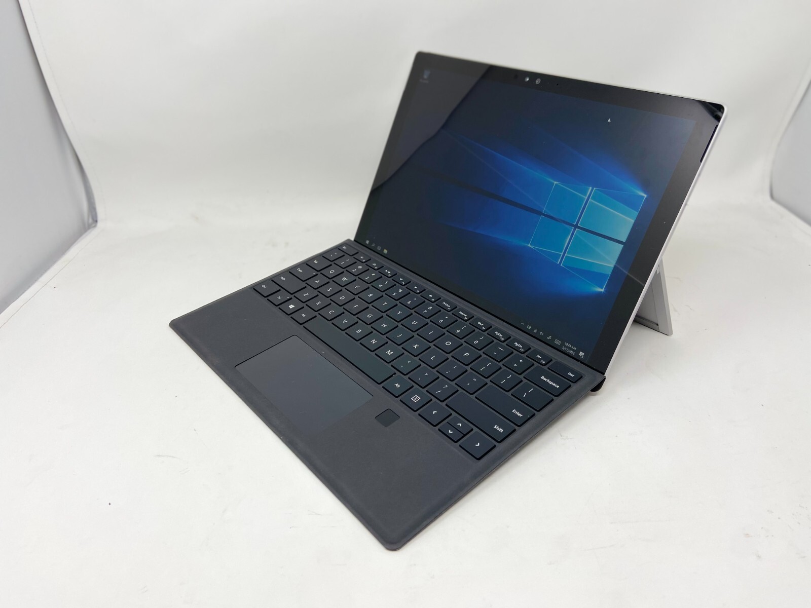 Microsoft Surface Pro 4 Core m3-6y30 2.2GHz 4GB RAM 128GB SSD Win 10 Tablet