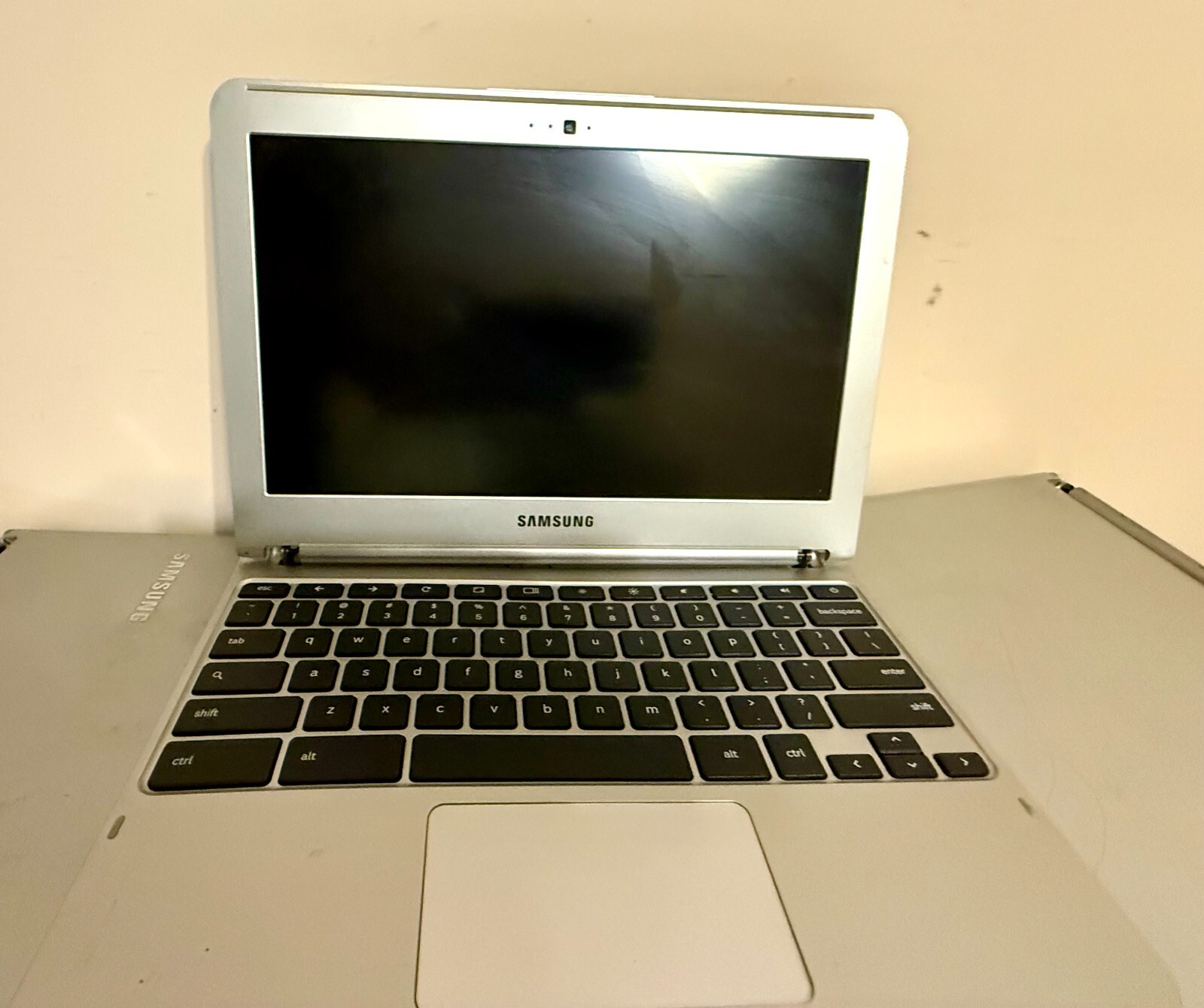 Samsung Chromebook 11.6″ PARTS ONLY NO Cord – Not Tested-READ