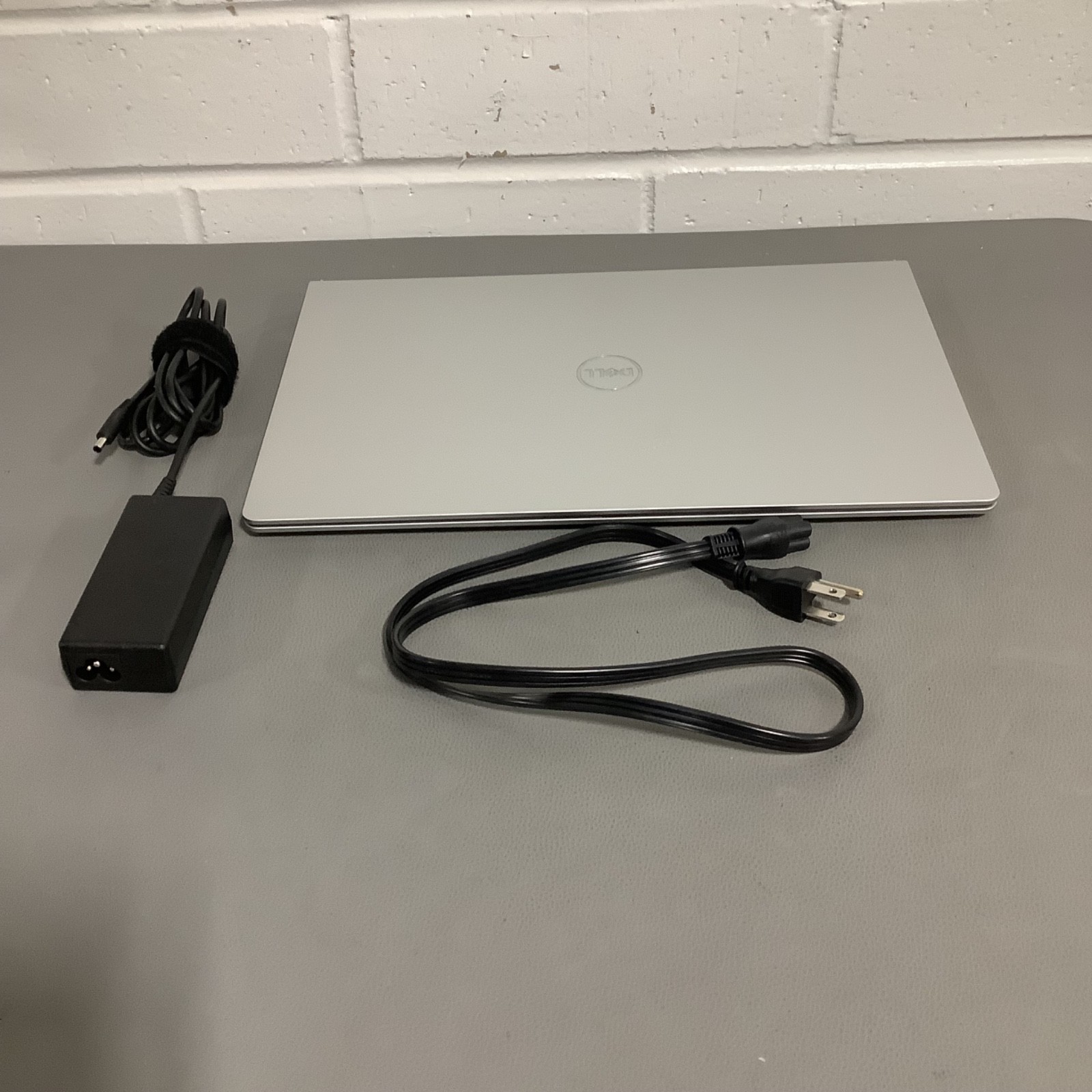 Dell 15 DC15250, 13th Generation Intel Core i5, 16GB DDR4, 512 GB Solid State