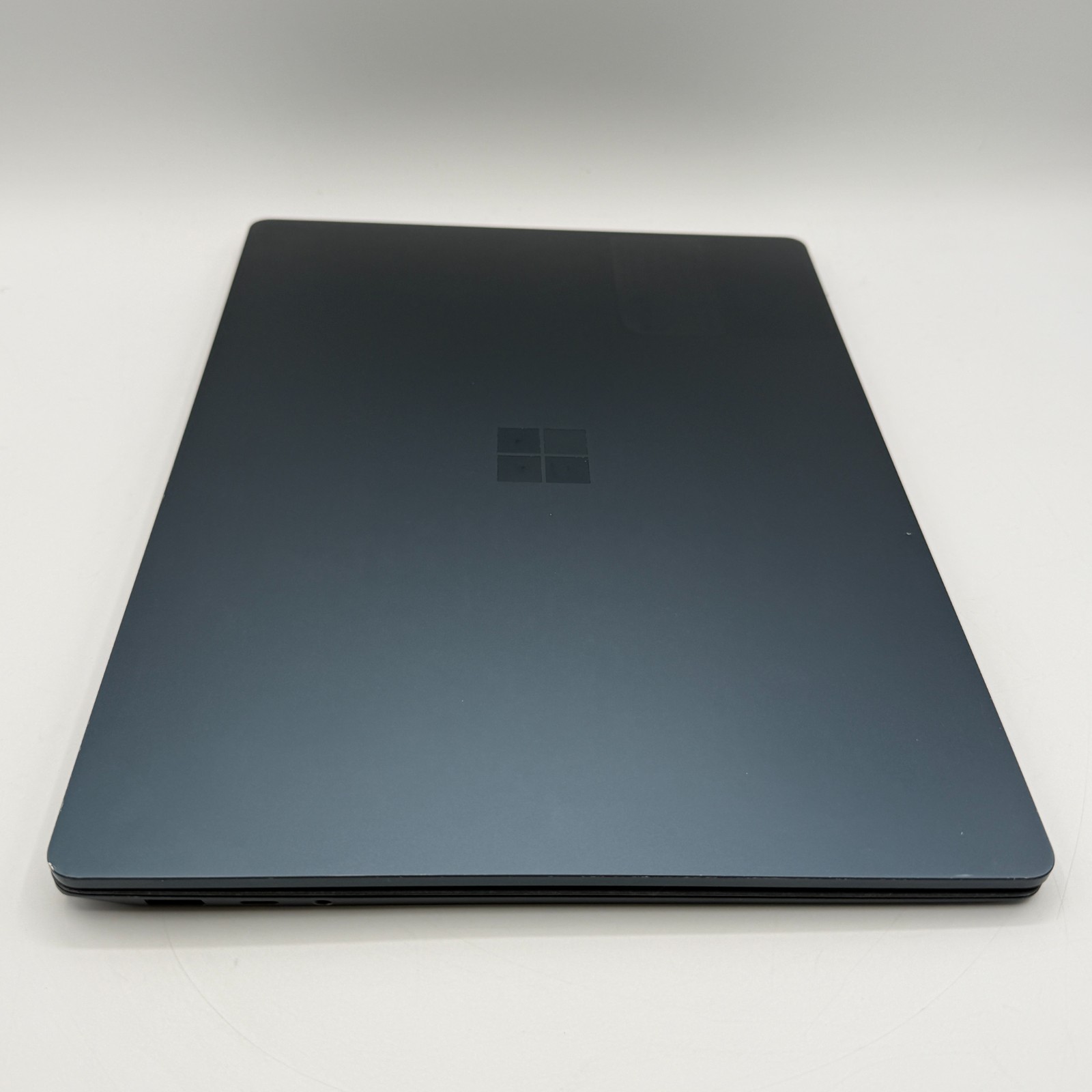 Microsoft Surface Laptop 3 1867 13.5″ i5-1035G7 8GB 256GB SSD Win11 Pro FAIR