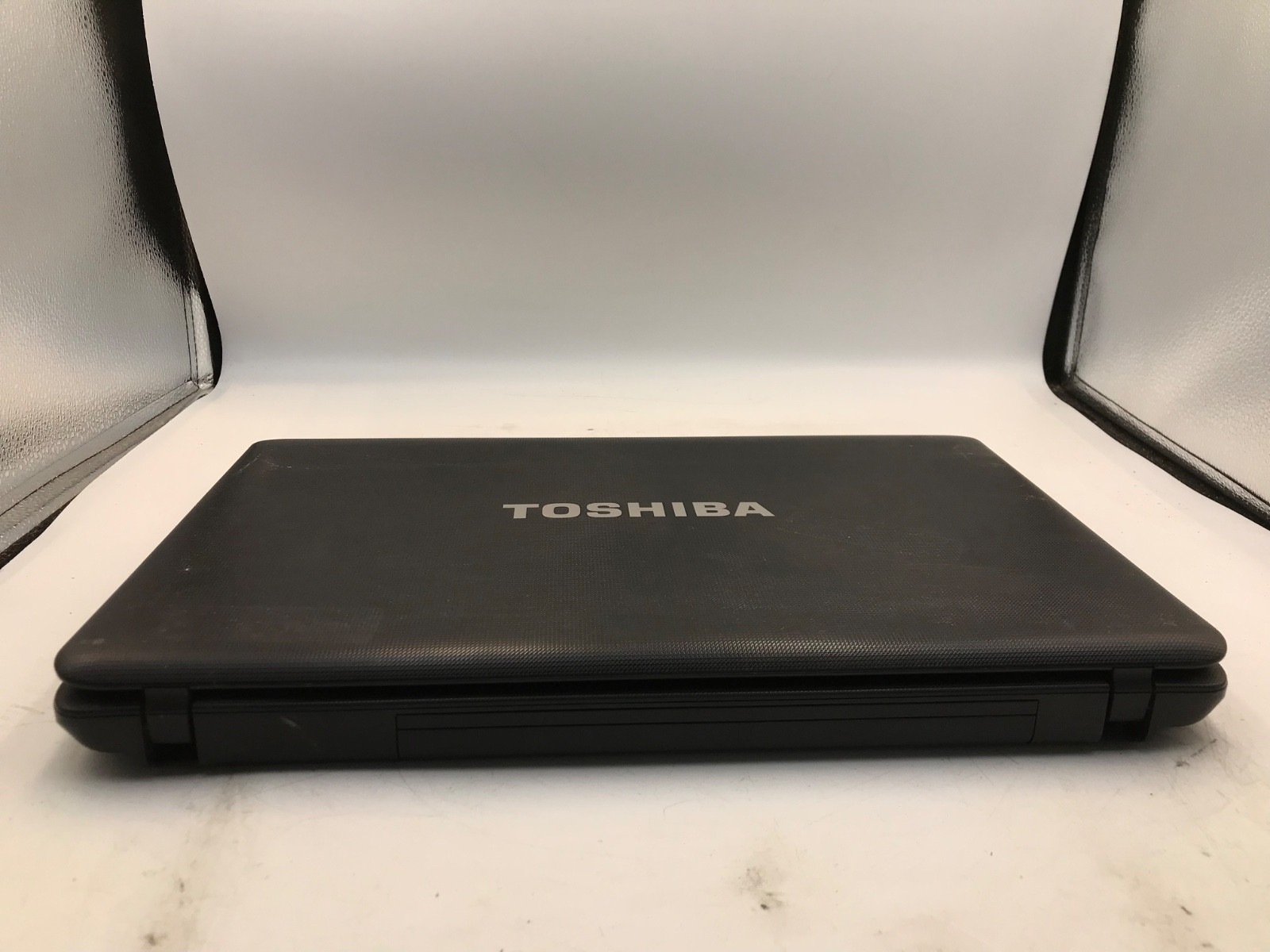 Toshiba Satellite C655 Intel Core i3-380M 2.53GHz 15″ -BROKEN DISPLAY -MZ