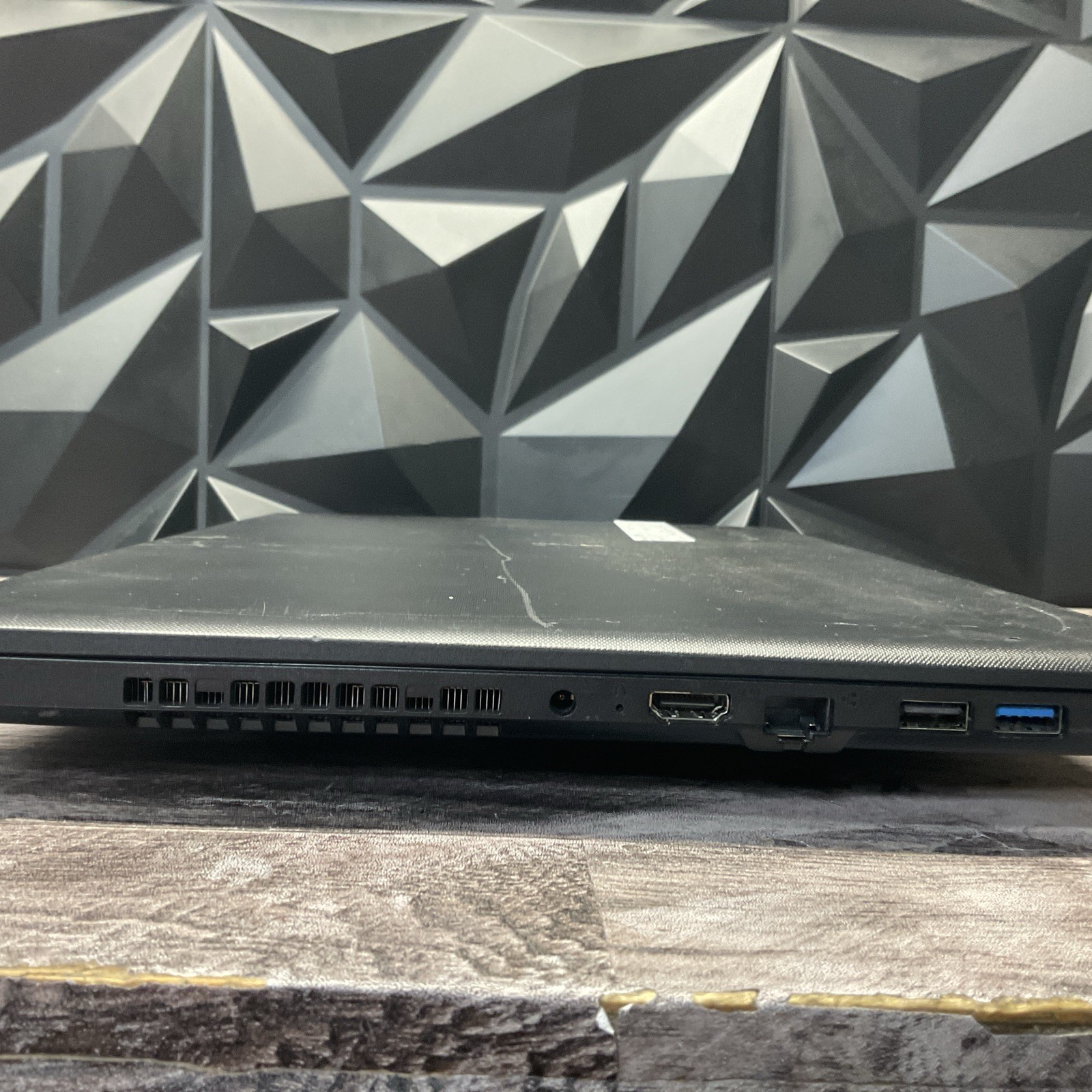 Lenovo IdeaPad 110-15 / AMD A6 / No Power / No RAM / No SSD / T5