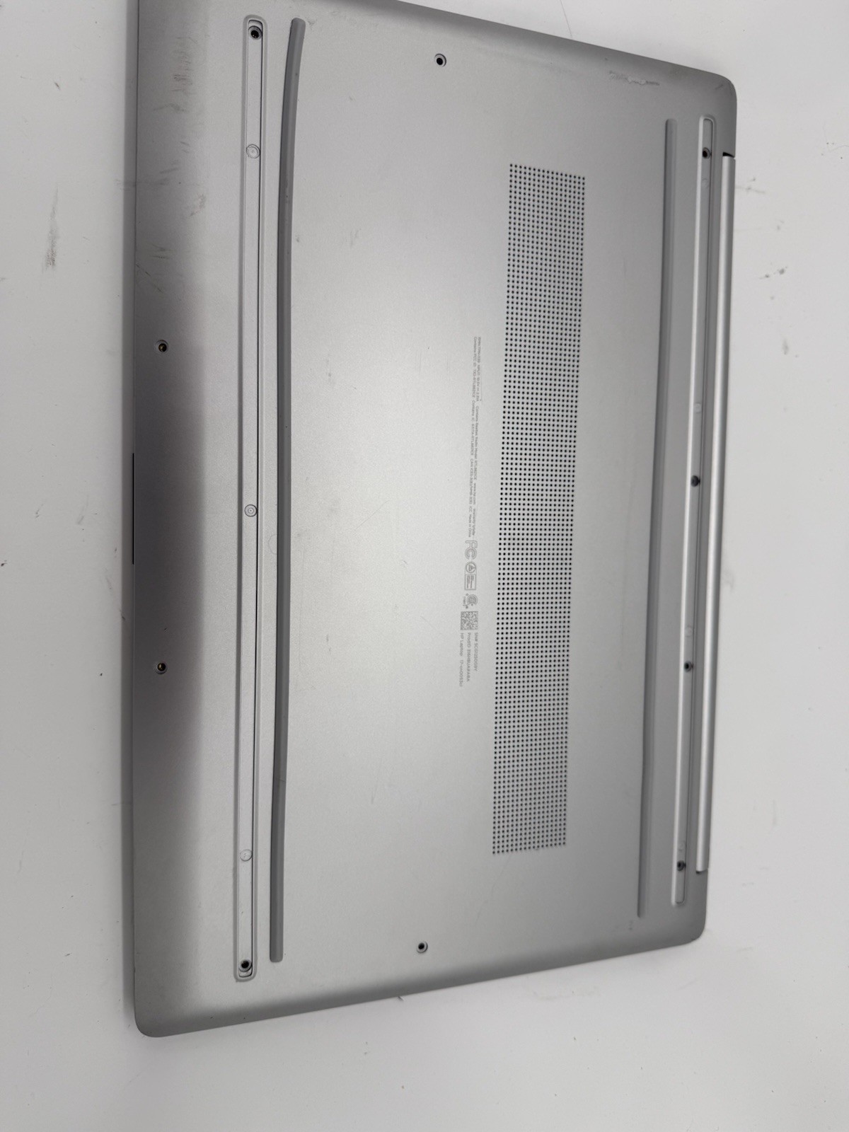 HP 17-cn0053cl 17.3″ i5-1135G7 12GB Ram Read Description