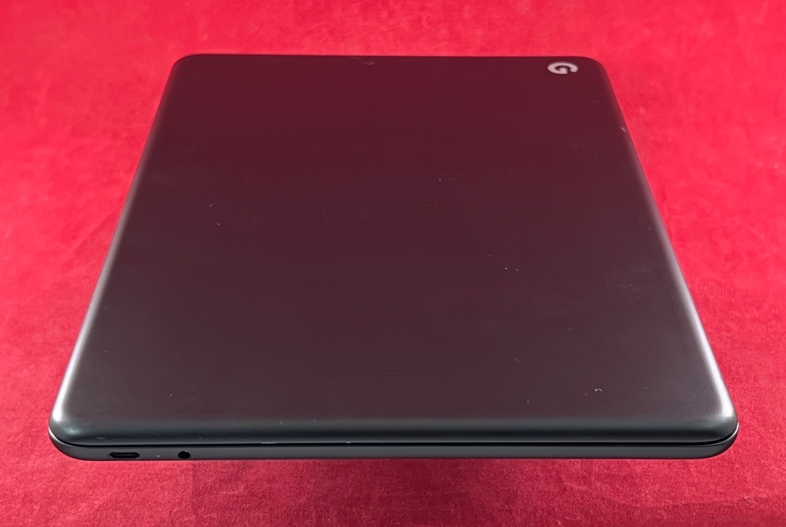 Google Pixelbook Chromebook Laptop 13.3″ FHD Touchscreen, 128GB / 8GB / i5-8200U
