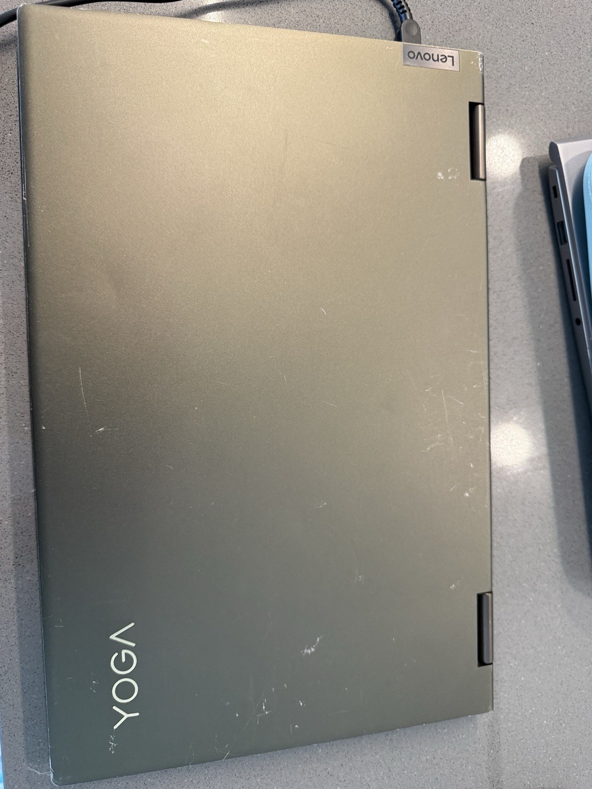 Lenovo Yoga 82B7 15.6in i5 2.80GHz 16GB 512GB SSD Win 11 Pro Gray