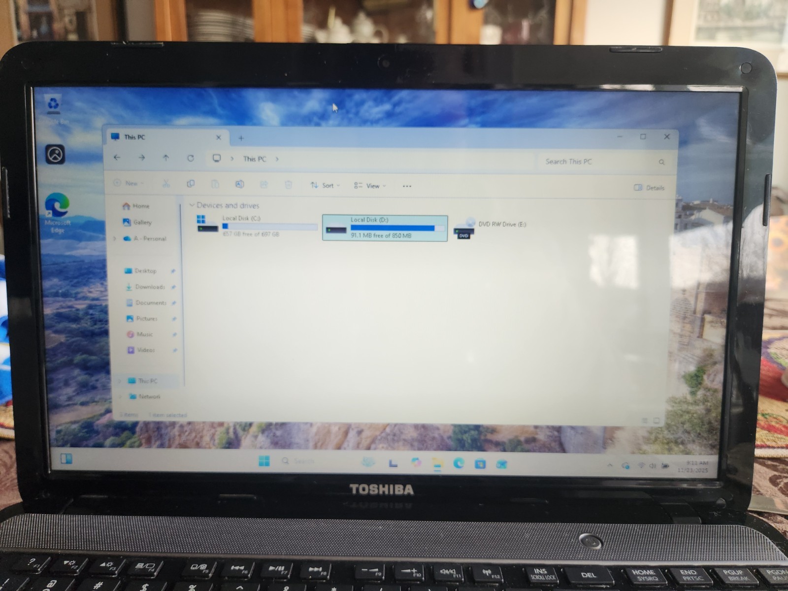 15.5″ Toshiba Satellite L855 Laptop Intel Core i7 2.40GHz 6GB DDR3 700GB Win 11