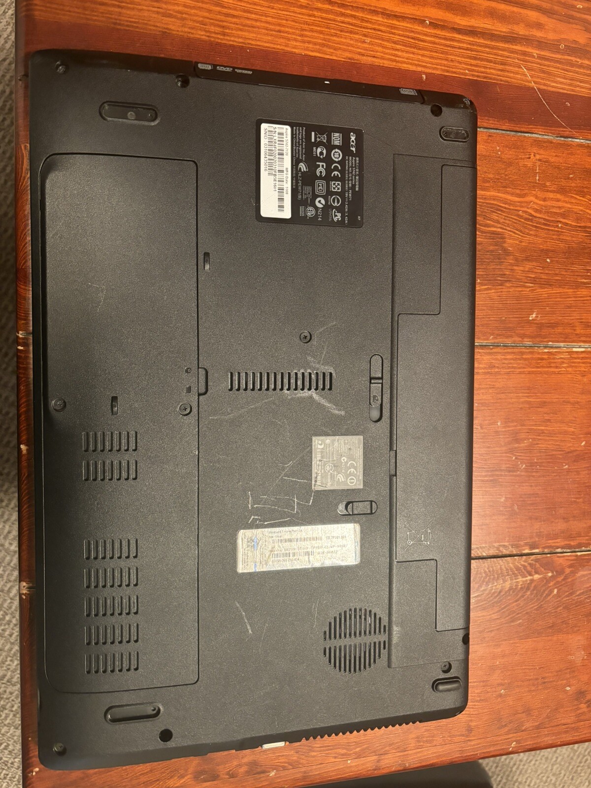Acer Aspire 5742-6475 / Intel Core i3 M380 @ 2.53GHz Boots and Functions