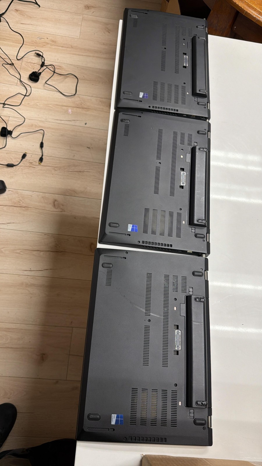 Lot of 40 Lenovo ThinkPad T570 15.6″ Core i5-6300U 8GB RAM 128GB SSD Boots Bios