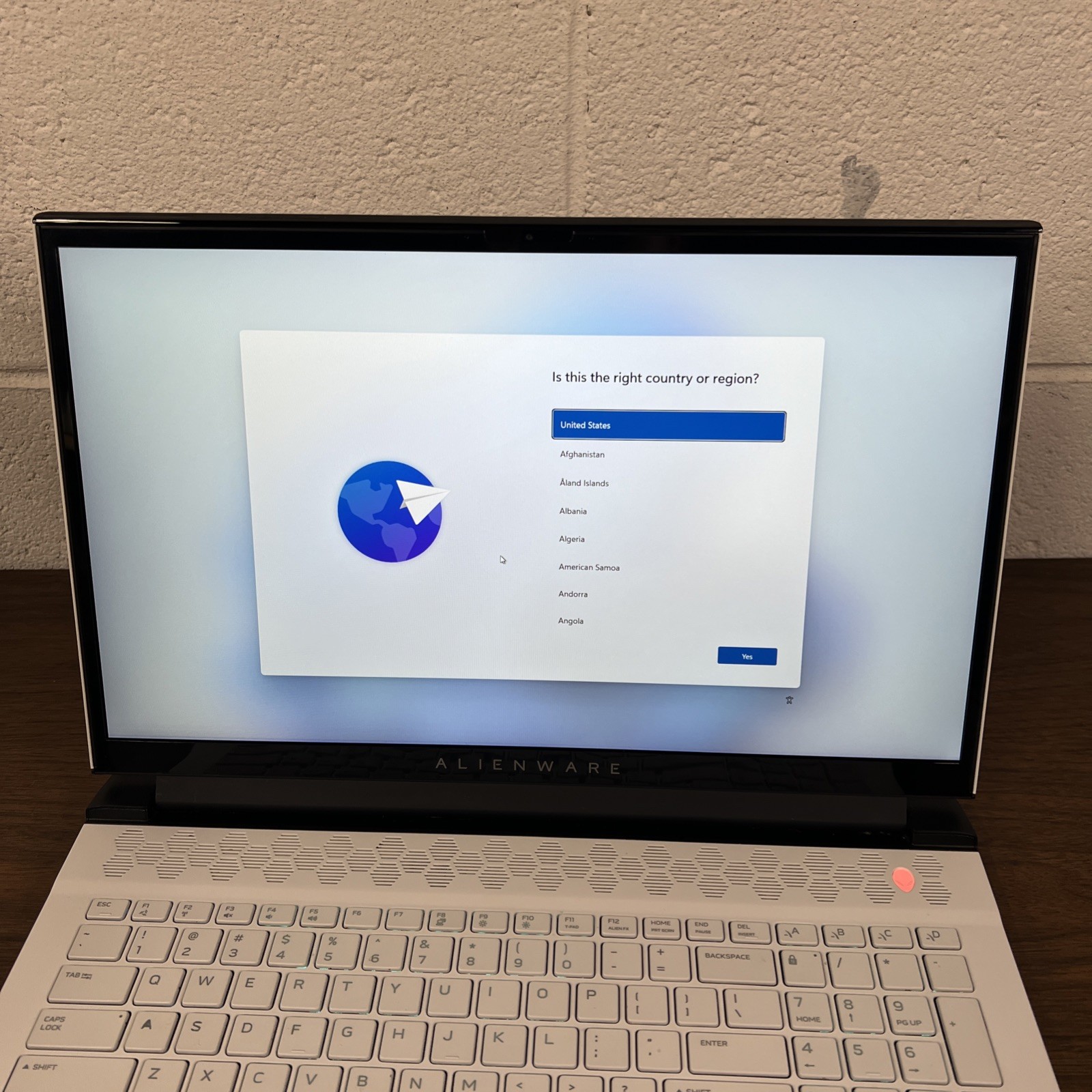 Alienware m17 R3 i7-10750H 32GB RAM 1.4TB SSD 17.3″ FHD 300Hz RTX 2080 SUPER