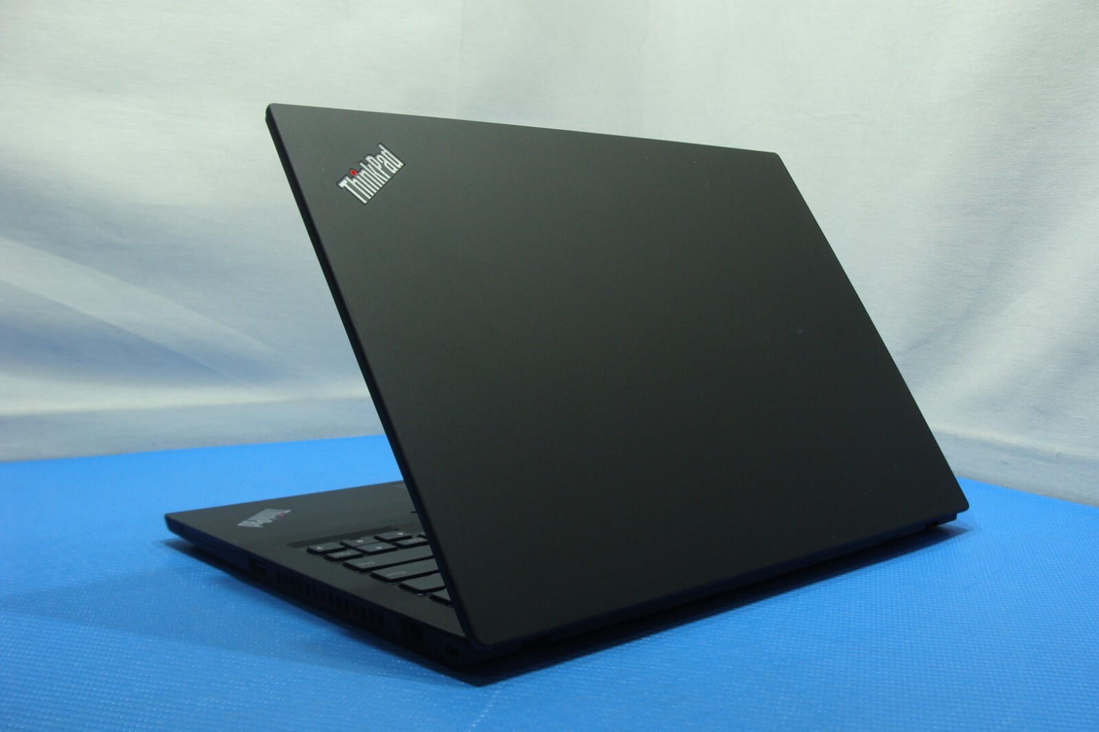 Lenovo ThinkPad P14s Gen 1 Laptop 14″FHD core i7-10510U 16GB 512GB P520 Win10Pro