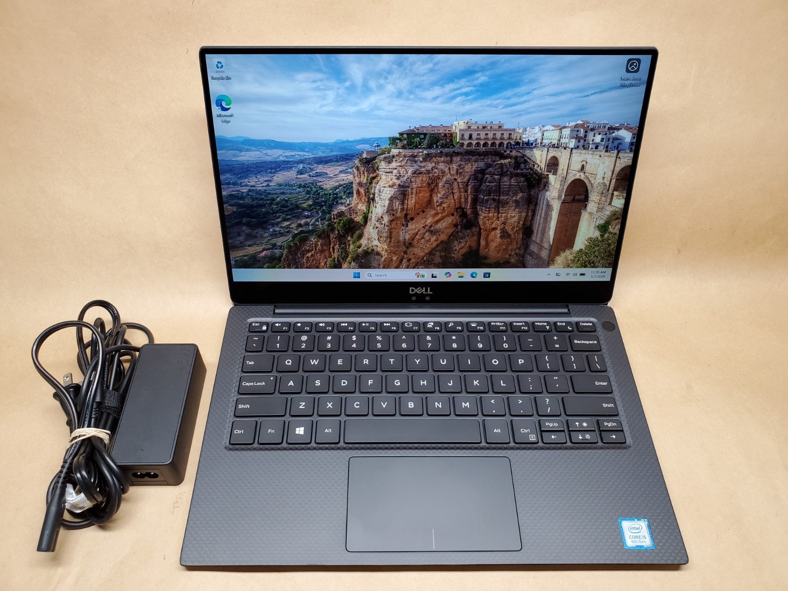 Dell XPS 9370 13.3″ i5-8250U 1.6Ghz, 128GB M2 SSD, 8GB RAM, FULL HD, Win 11 Pro