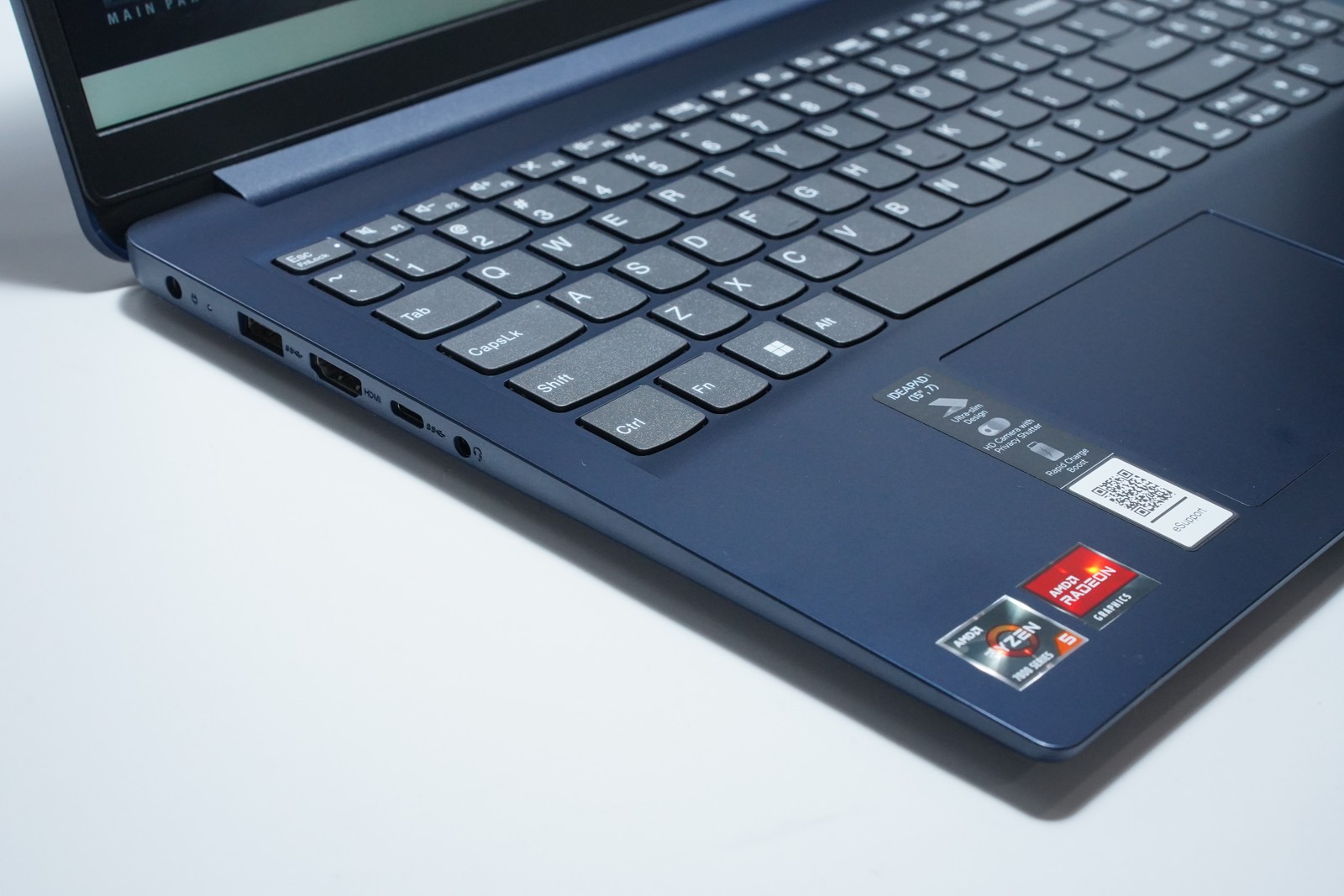 Lenovo IdeaPad 1 15.6″ Laptop Ryzen 5 7520U 16GB 512GB SSD Abyss Blue
