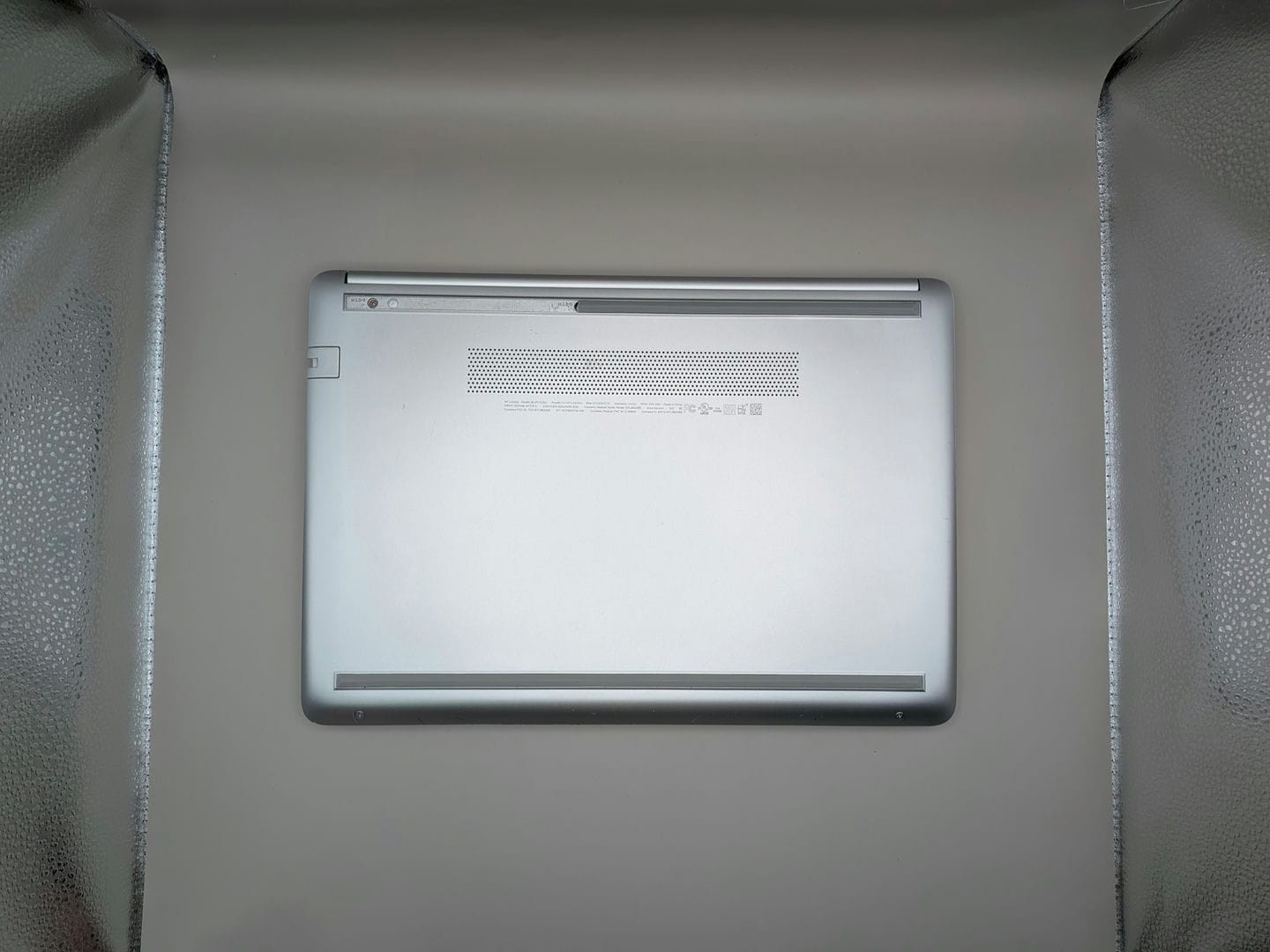 HP 14-df0023cl 14″ Intel Core i3-8130U 4GB RAM – NO SSD NO OS