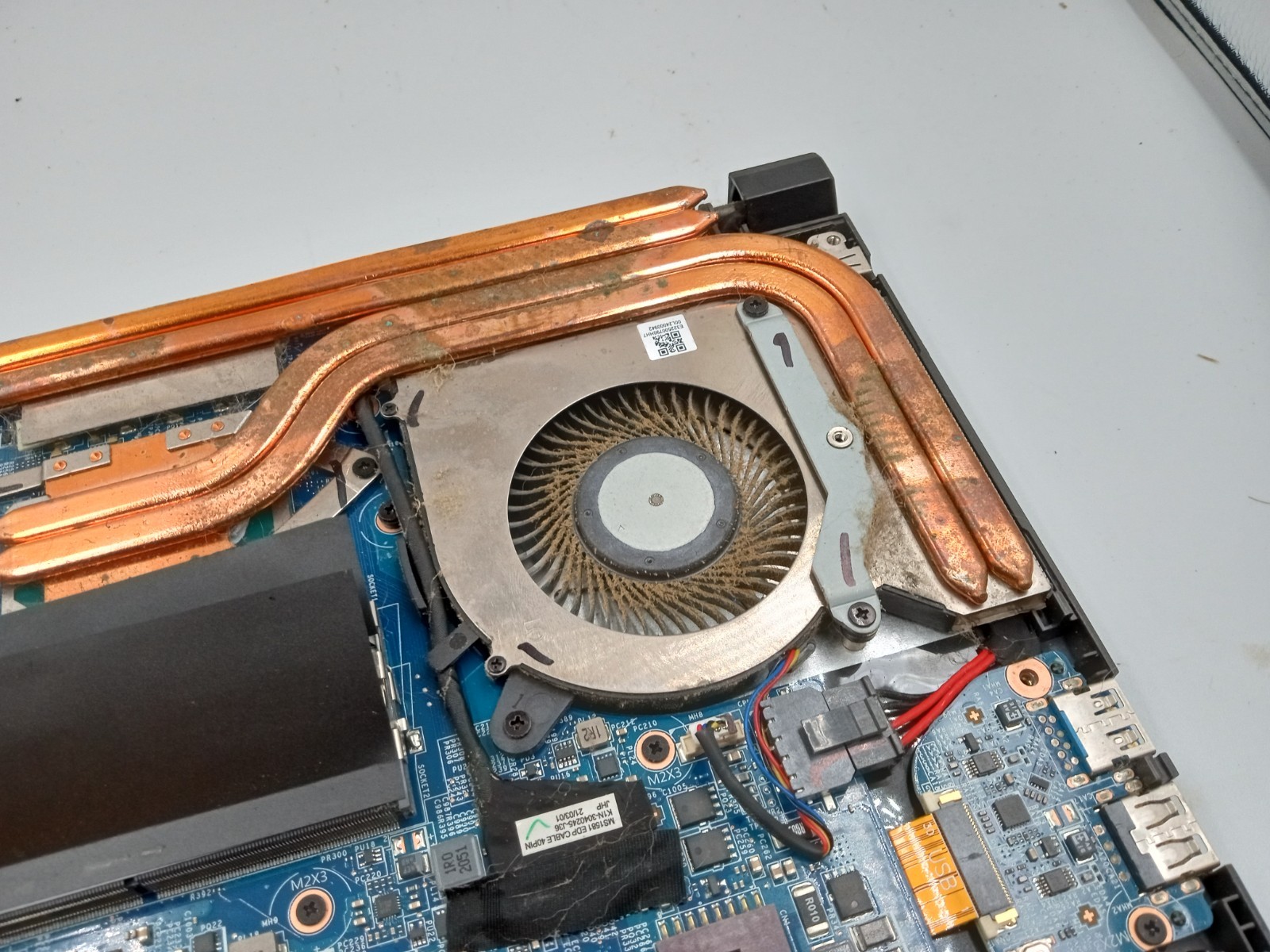 MSI Crosshair 15 A11UEK-205 Intel i7-11800H Nvidia RTX 3060 – FOR PARTS – READ!