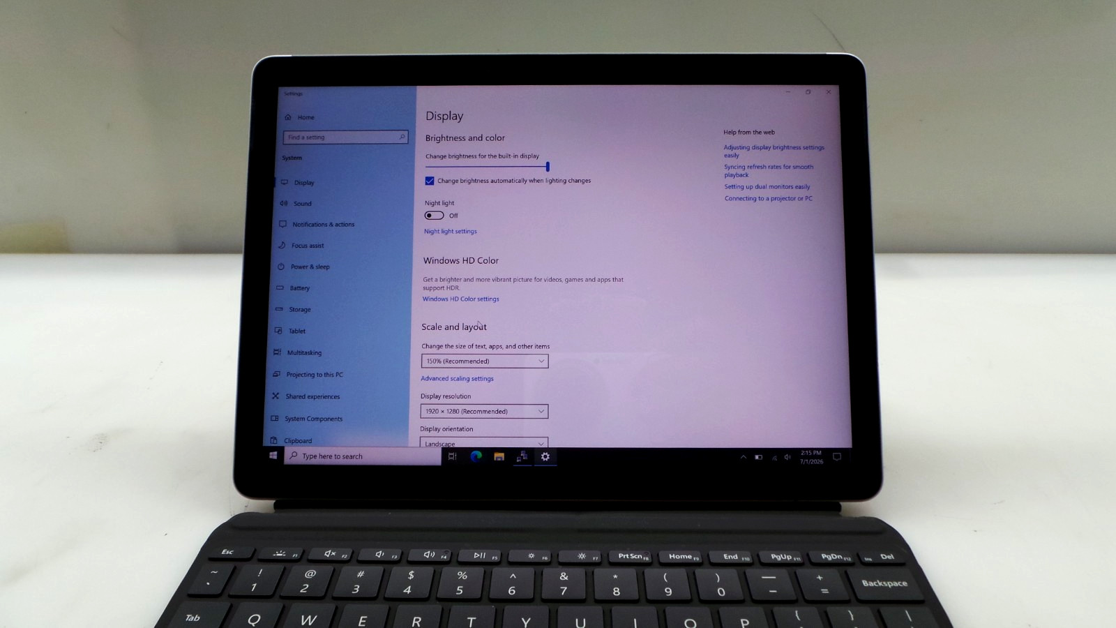 Microsoft Surface Go 2 10.5″ Pentium 4425Y 1.70GHz 4GB RAM 64GB SSD WIN 10 PRO
