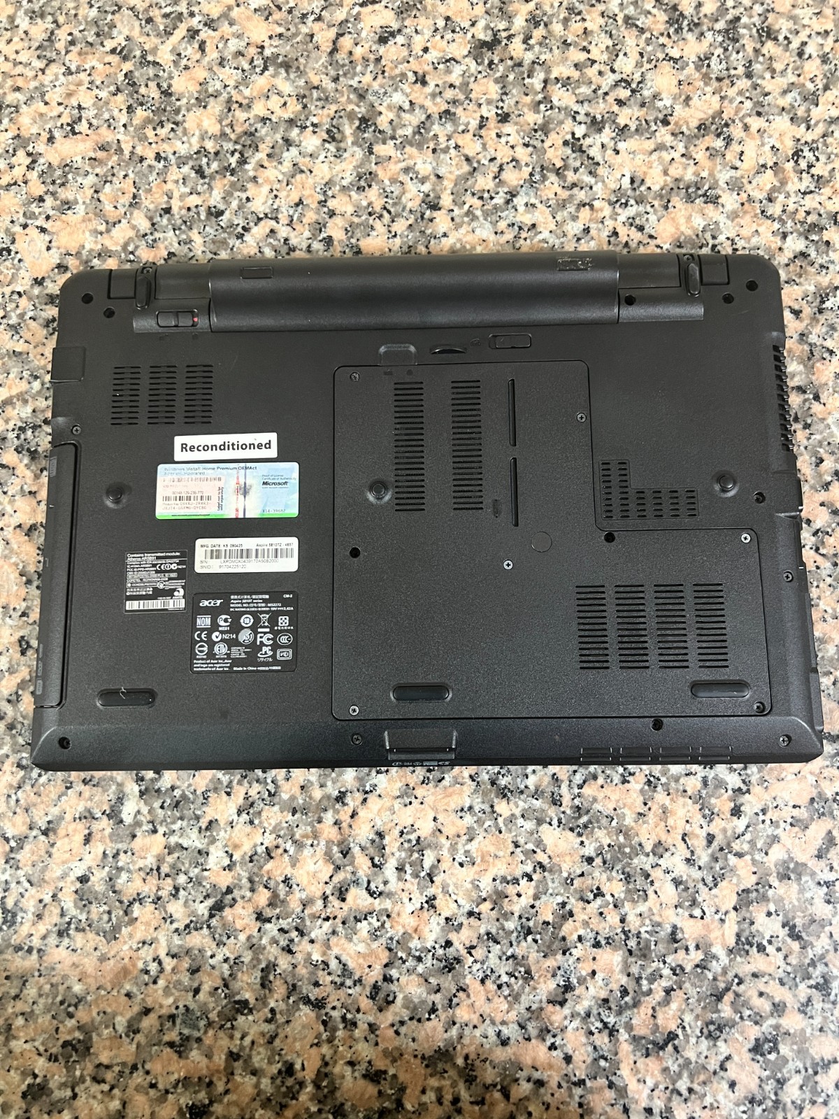 Acer Aspire 5810TZ-4657 Laptop with Intel Pentium U2700 1.30GHz 3GB