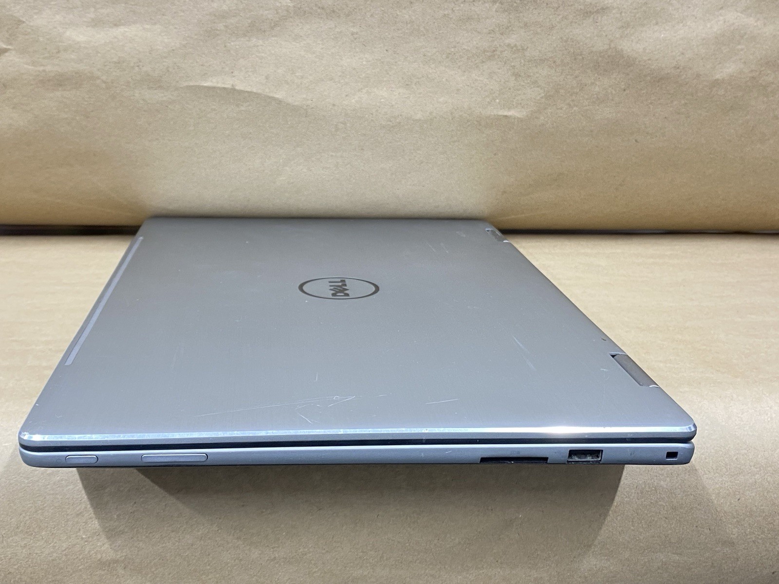 Dell Inspiron 7579 – 15.5″ FHD – Touch – i5-7200U – 8GB – 256GB – Win 10 – READ