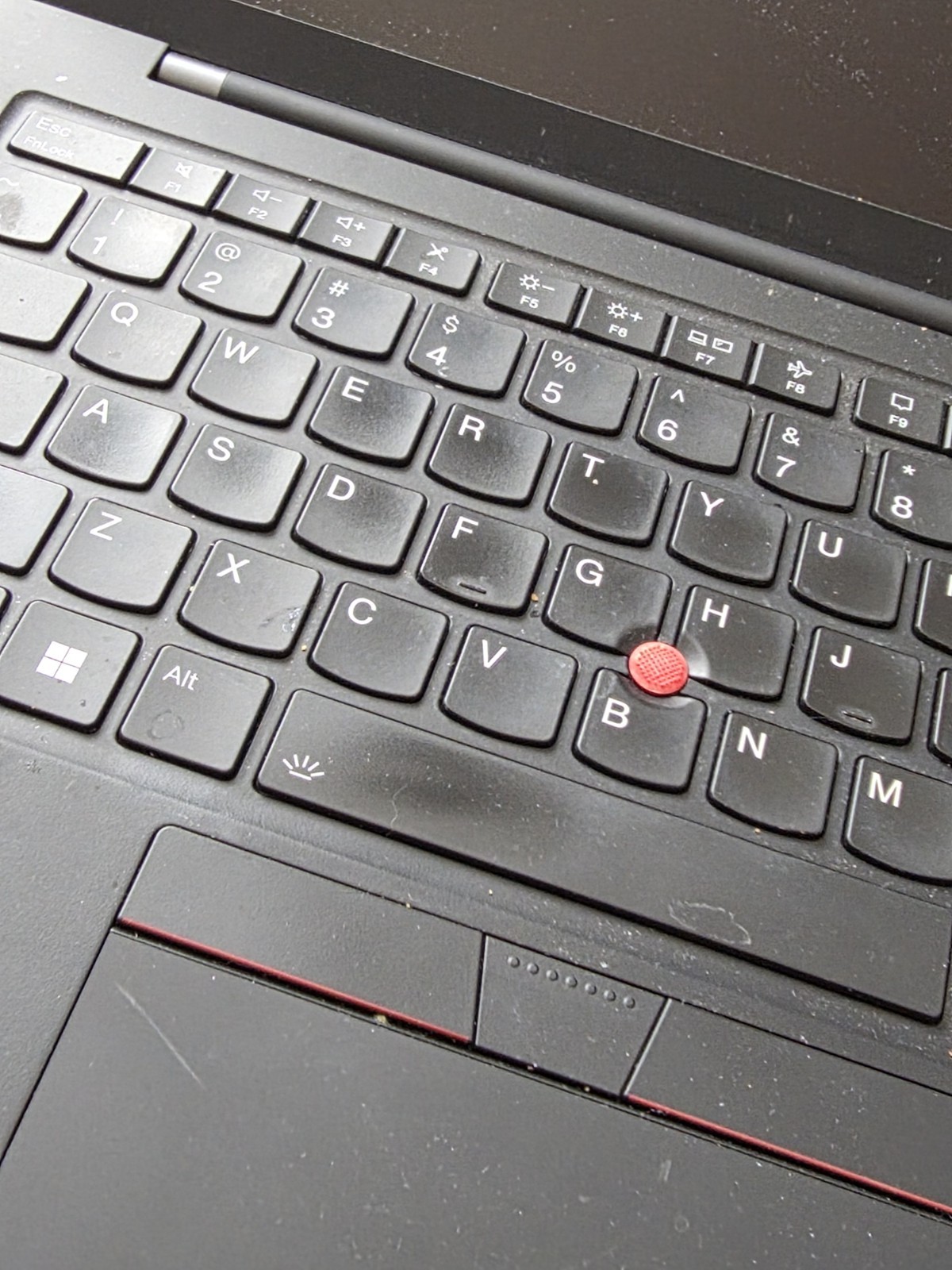 Lenovo ThinkPad X1 Carbon Gen 11 14″ i7-1365U Touch, 32GB RAM 1TB SSD, 2028 WTY