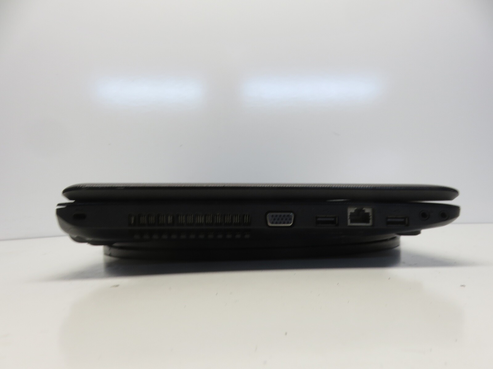 Toshiba Satellite C655D-S5300 AMD E-300 1.3GHz 4 GB NO HDD No Batt