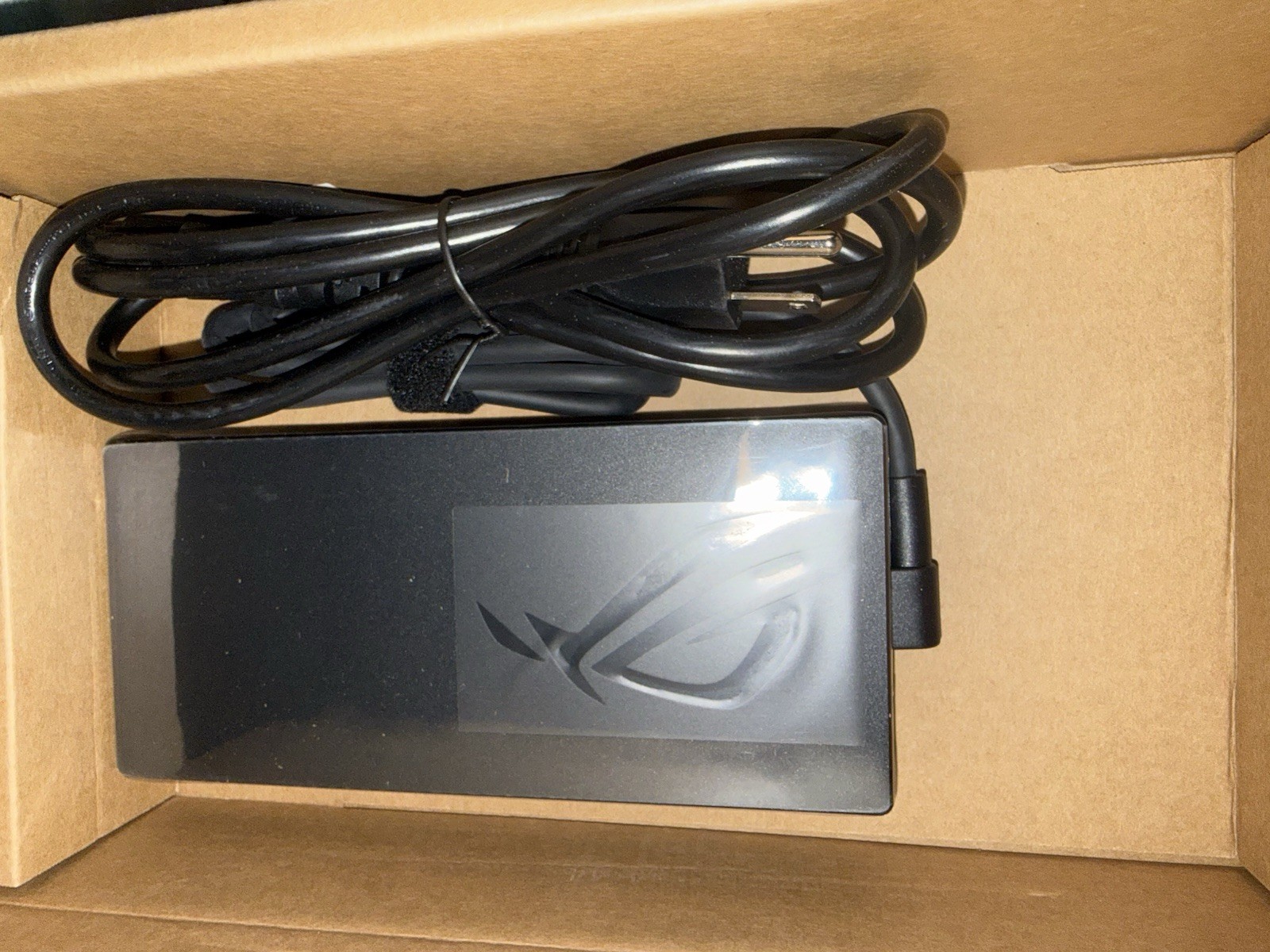 ASUS ROG Strix 16in i9 16GB 1TB SSD RTX 2560×1600 Gaming Laptop+Chg
