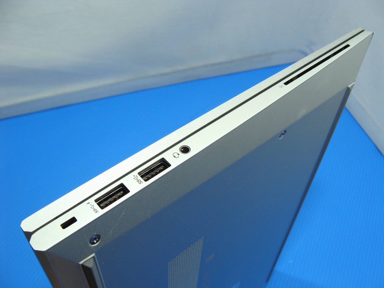 HP EliteBook 840 G8 Intel Core i7-1185G7 14″ FHD Windows 11 Pro 3GHz 16GB 256GB