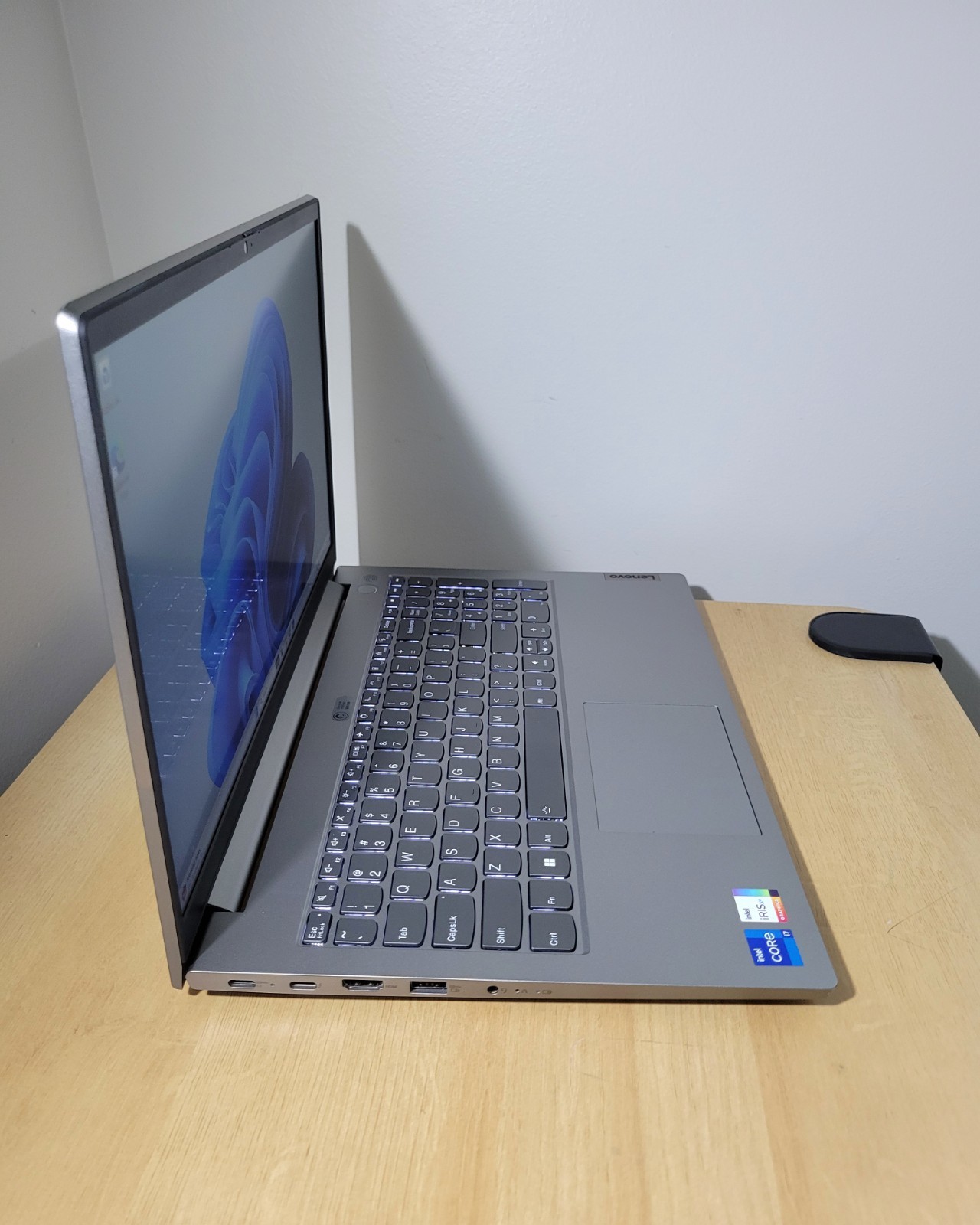 Lenovo ThinkBook G2 i7-1165G7 16GB RAM 512GB SSD 15.6″ Touchscreen . Very Good