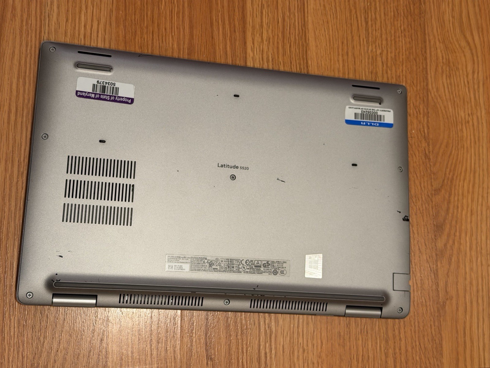 Dell Latitude 5520 15.6″ i5-1135G7 2.40GHz 8GB SSD Webcam Silver