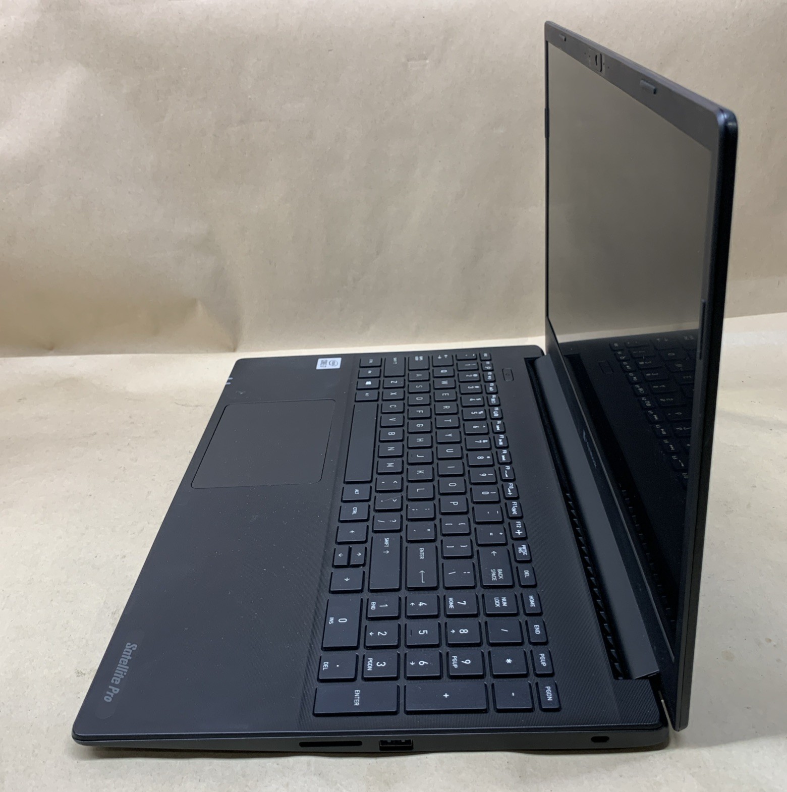 Dynabook SATELLITE PRO L50-G15250 i7-10510U@1.8GHz, GeForce MX250, No RAM/SSD/OS