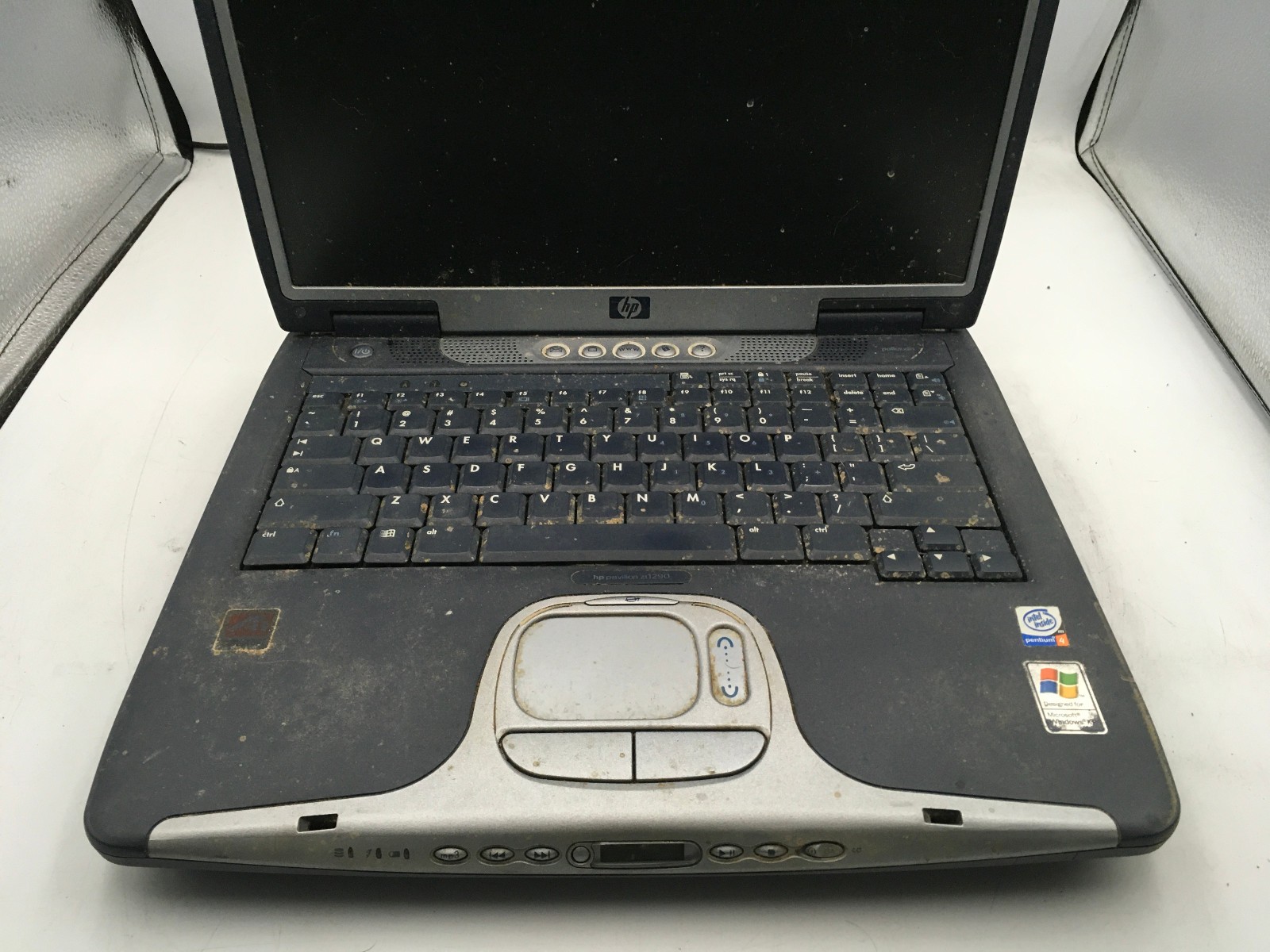 HP PAVILION ZT1000 -FOR PARTS/LCD NO POWER- INTEL PENTIUM 4 – 256MB RAM -READ-BB