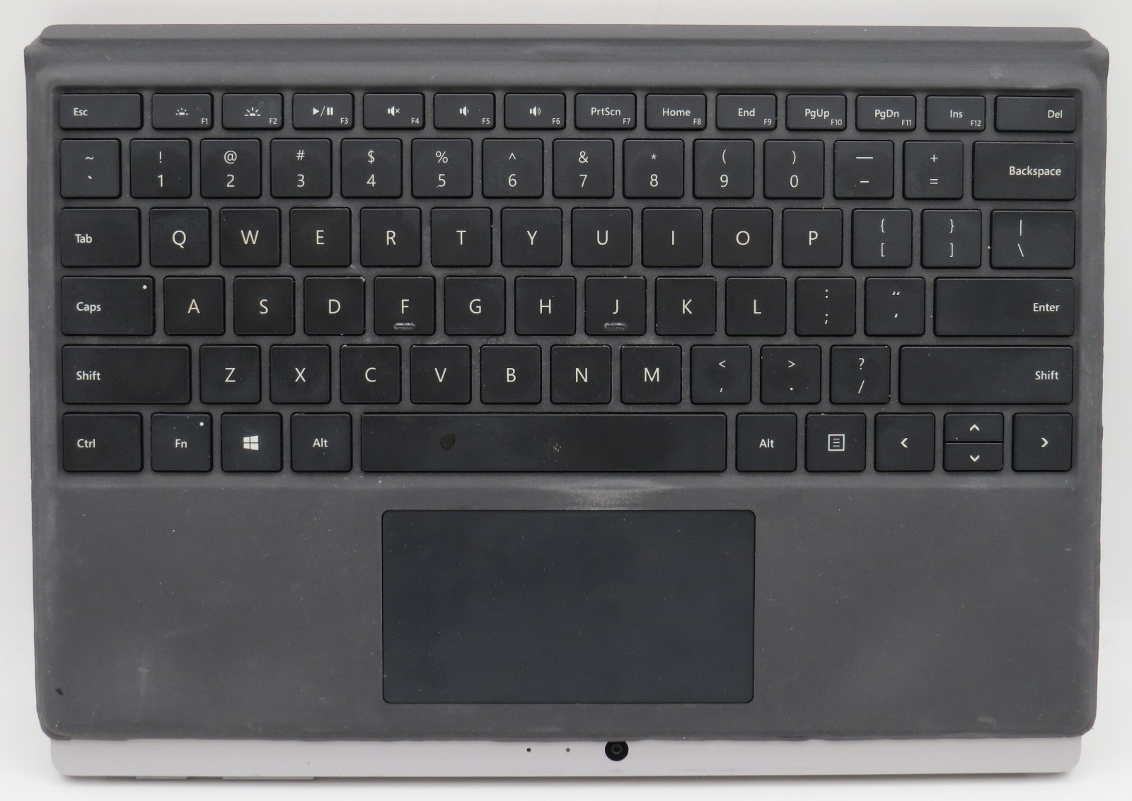 Microsoft Surface Pro 4 | i5-6300U@2.4GHz | 8GB RAM | 12″ | 256GB HD | No OS/AC
