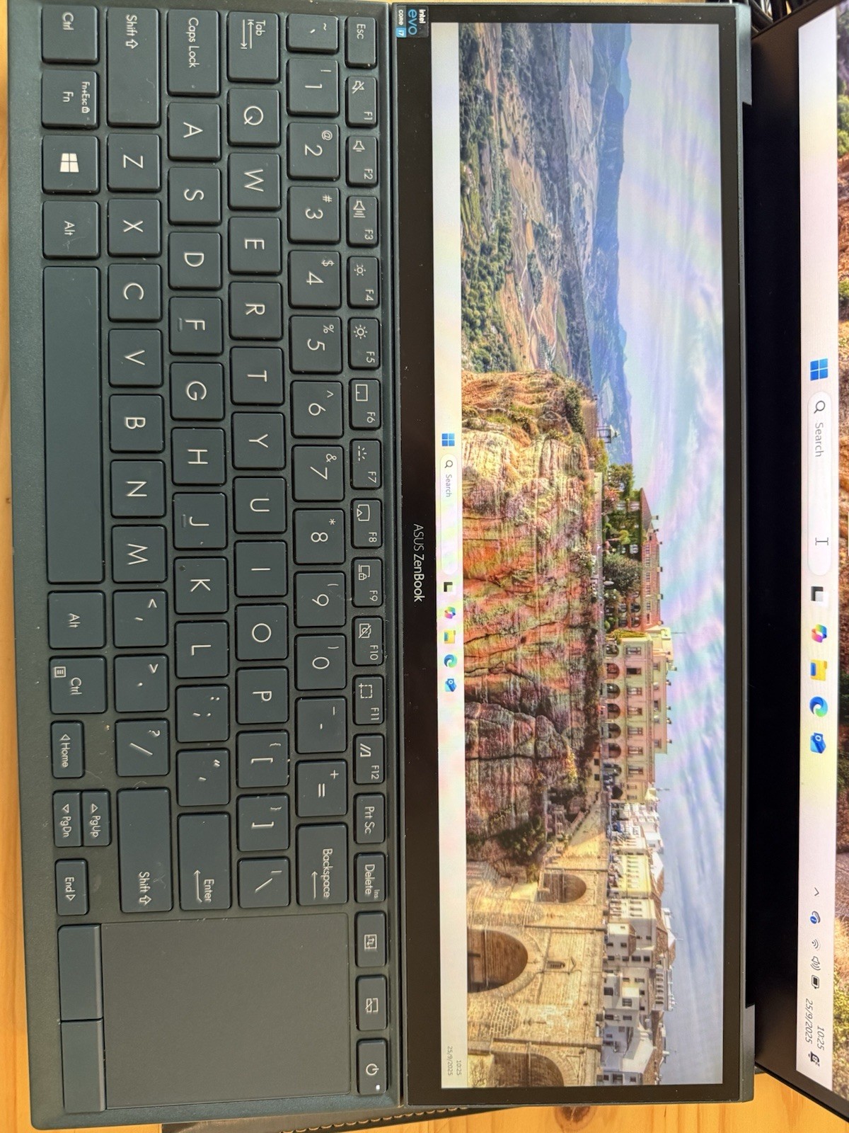 ASUS Zenbook Pro Duo 15.6-inch 11th Gen Intel Core I7