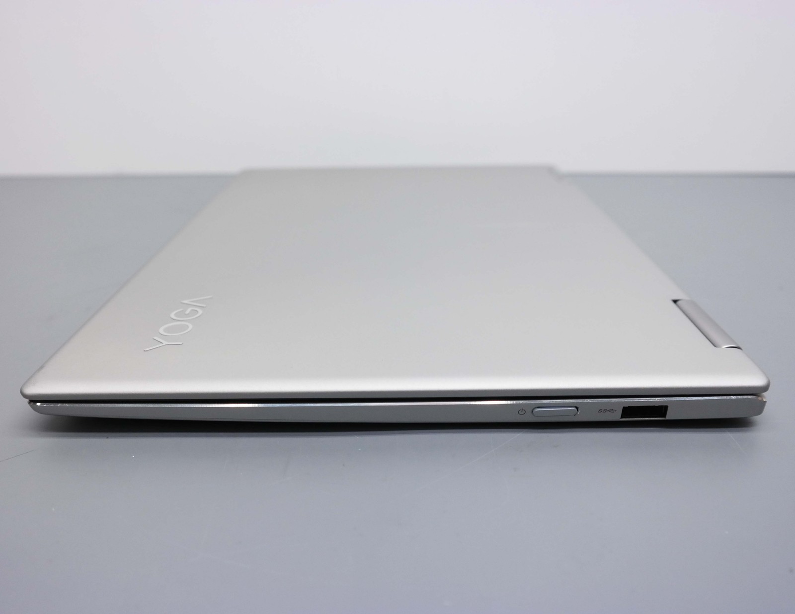 Lenovo Yoga 720 13.3″ Core i5-7200U 8GB 256GB SSD Silver