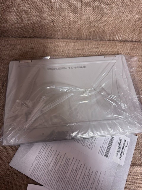 HP Chromebook x360 14a-ca0050nr 14″ Touchscreen Intel Celeron 4GB RAM 32GB eMMC