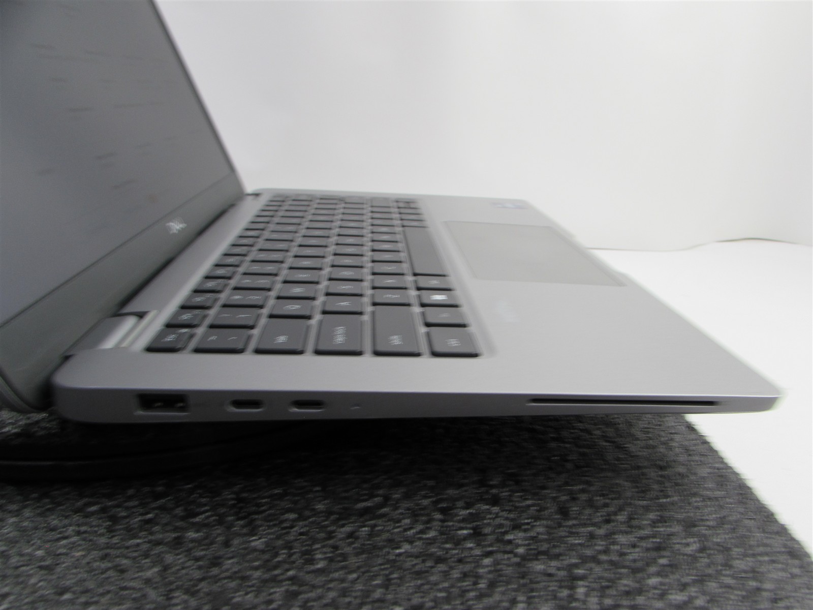 DELL LATITUDE 5340 1920X1080 FHD CORE I7-1365U 512GB SSD 32GB RAM NO O.S