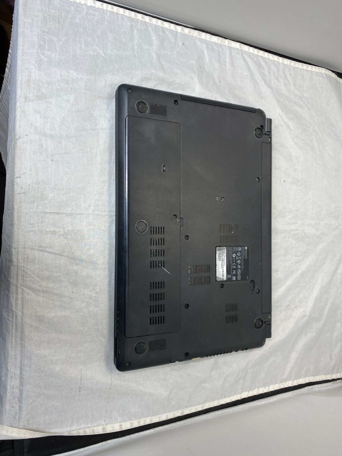 Gateway NV570P 26u 15″ touch laptop intel i3 3rd gen 6gbs ram