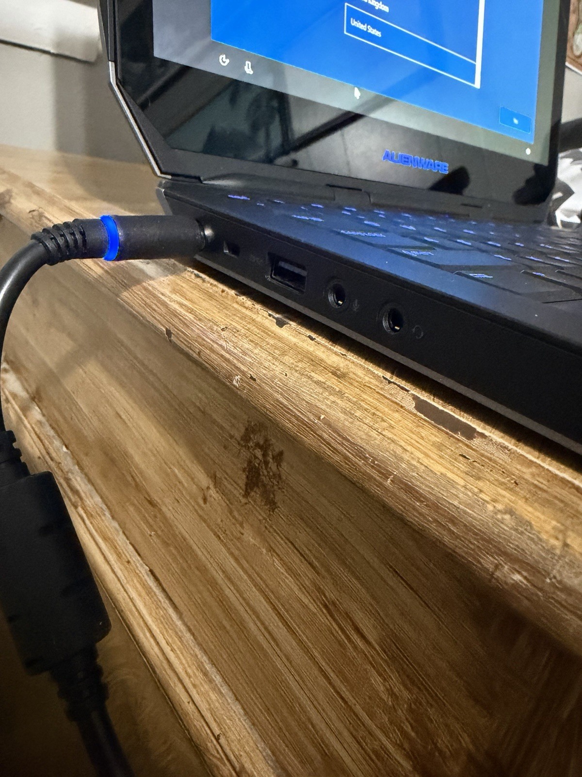 USED RESET Alienware 13 R2 13in Gaming Laptop i5-6200U 8GB 500GB SSD GTX 960M