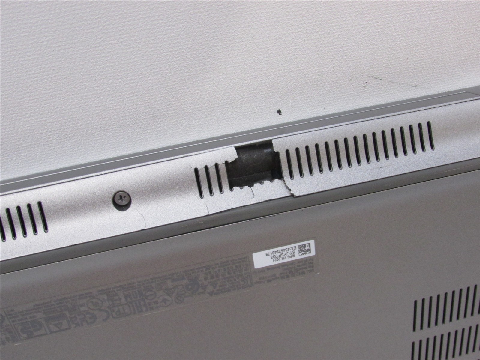 Dell Latitude 5520 i7-1185G7 3.0GHz 16GB RAM 512GB NVME 15.6″ Win11 Pro COSM DMG